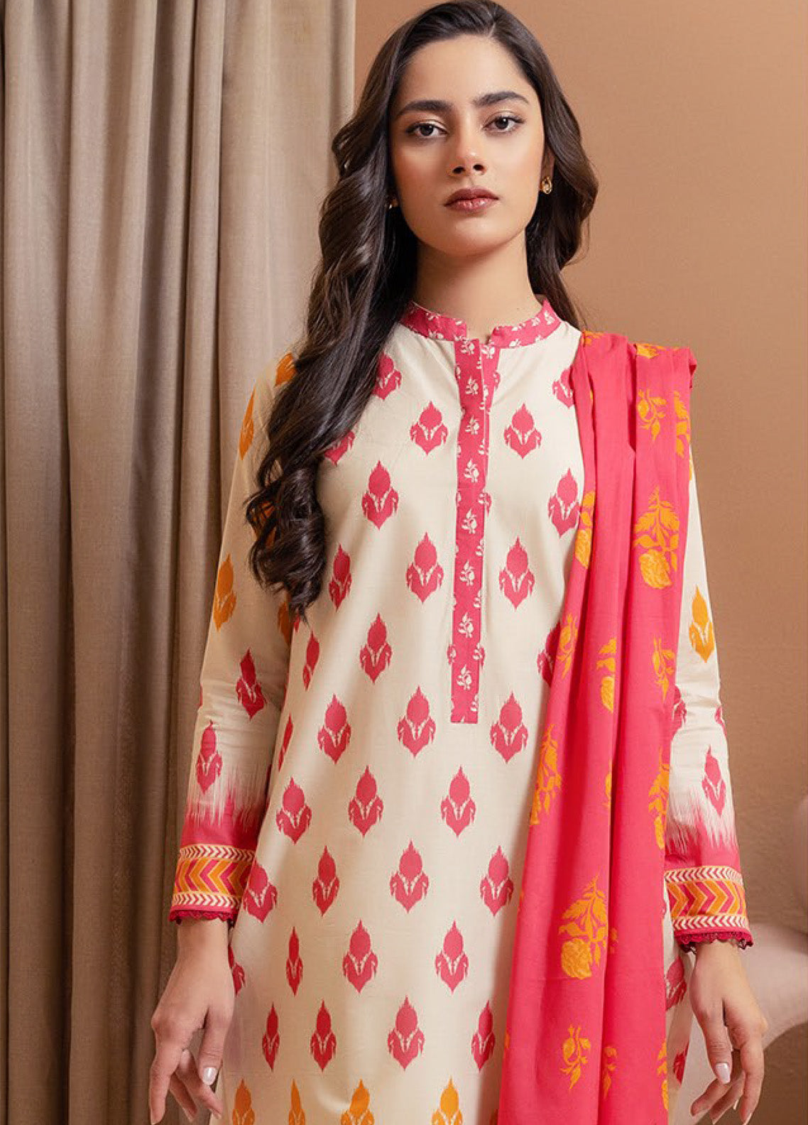 Zellbury Printed Lawn 3 Piece Unstitched Suit WUS25X30198 Zellbury Printed Lawn 3 Piece Unstitched Suit WUS25X30198