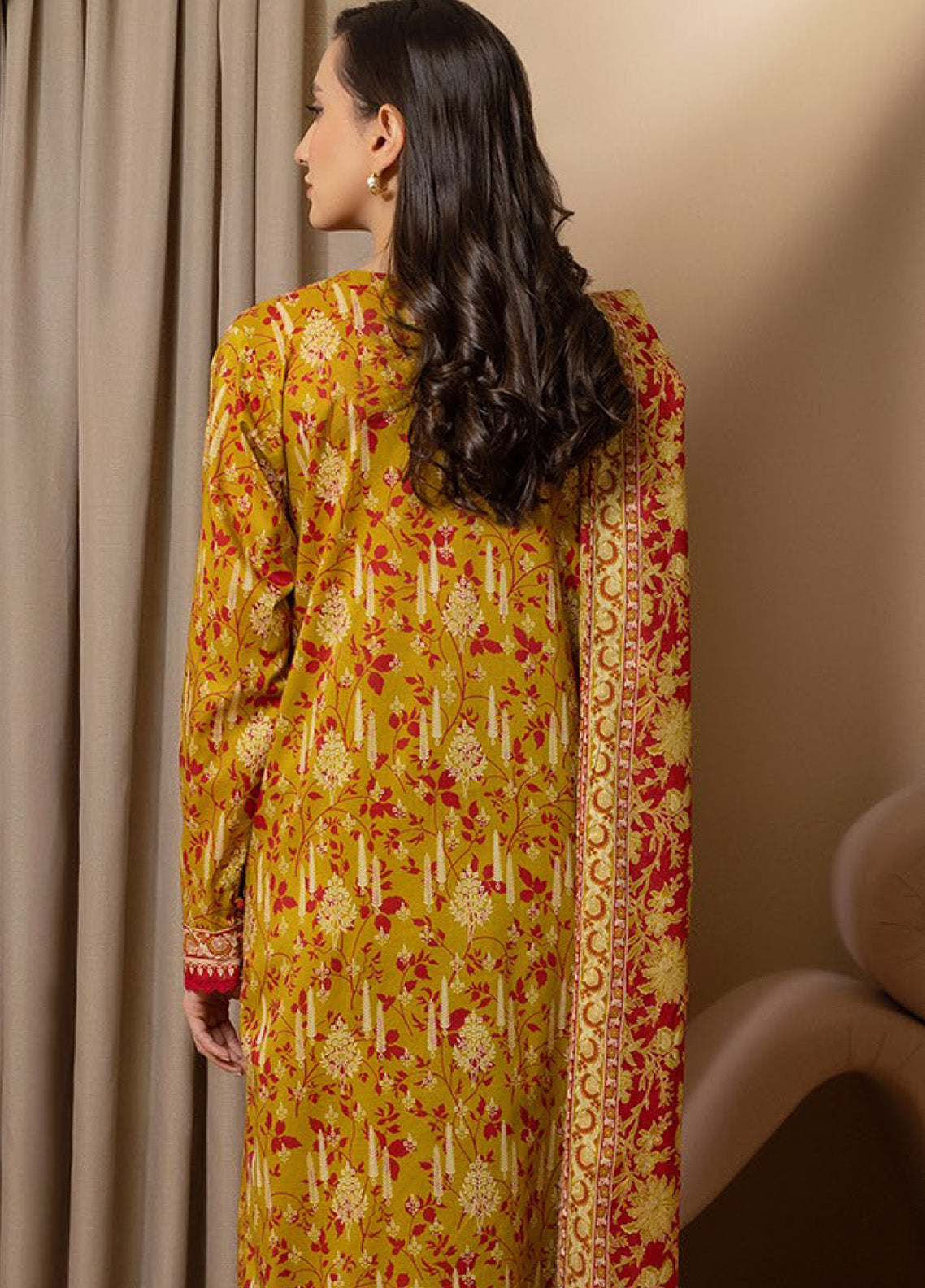 Zellbury Printed Lawn 3 Piece Unstitched Suit WUS25X30247 Zellbury Printed Lawn 3 Piece Unstitched Suit WUS25X30247
