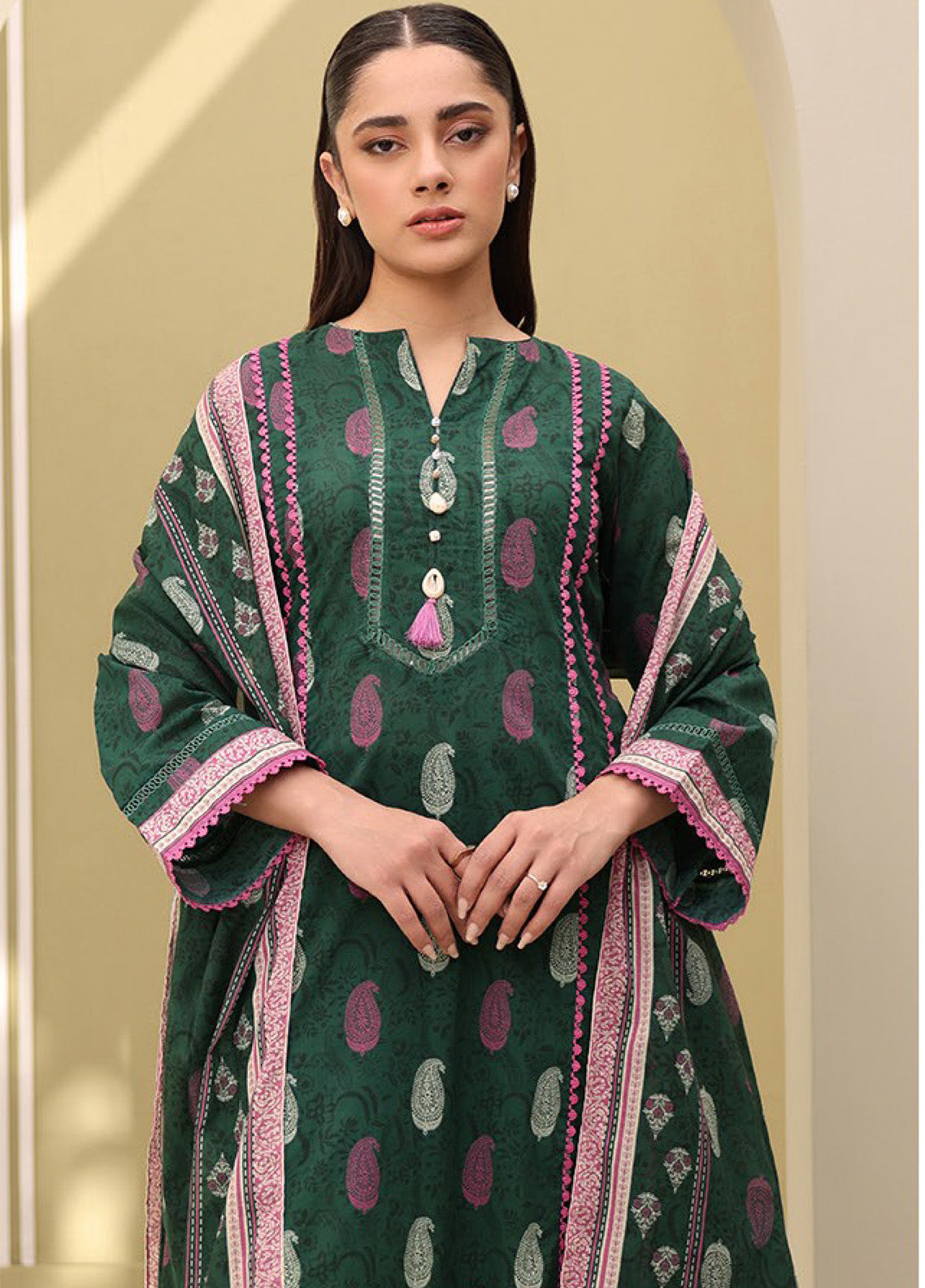 Zellbury Printed Lawn 3 Piece Unstitched Suit WUS25X30251 Zellbury Printed Lawn 3 Piece Unstitched Suit WUS25X30251