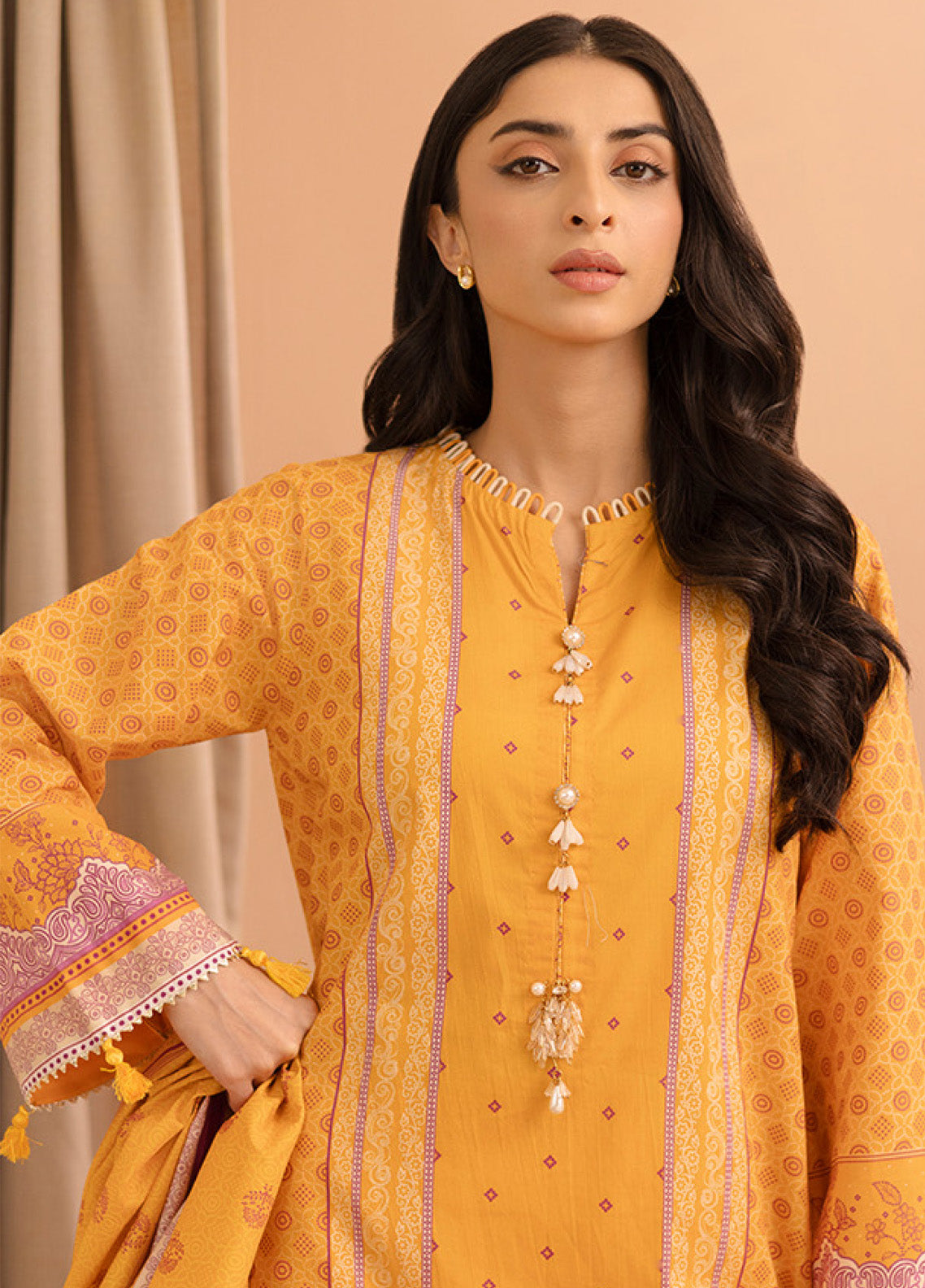 Zellbury Printed Lawn 3 Piece Unstitched Suit WUS25X30255 Zellbury Printed Lawn 3 Piece Unstitched Suit WUS25X30255