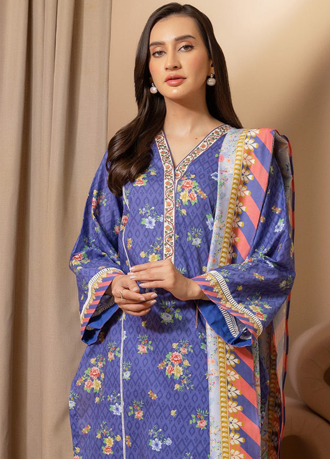 Zellbury Printed Lawn 3 Piece Unstitched Suit WUS25X30256 Zellbury Printed Lawn 3 Piece Unstitched Suit WUS25X30256