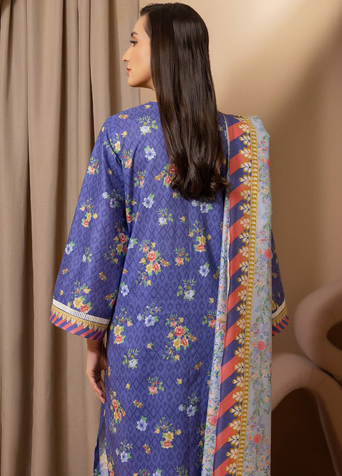 Zellbury Printed Lawn 3 Piece Unstitched Suit WUS25X30256 Zellbury Printed Lawn 3 Piece Unstitched Suit WUS25X30256