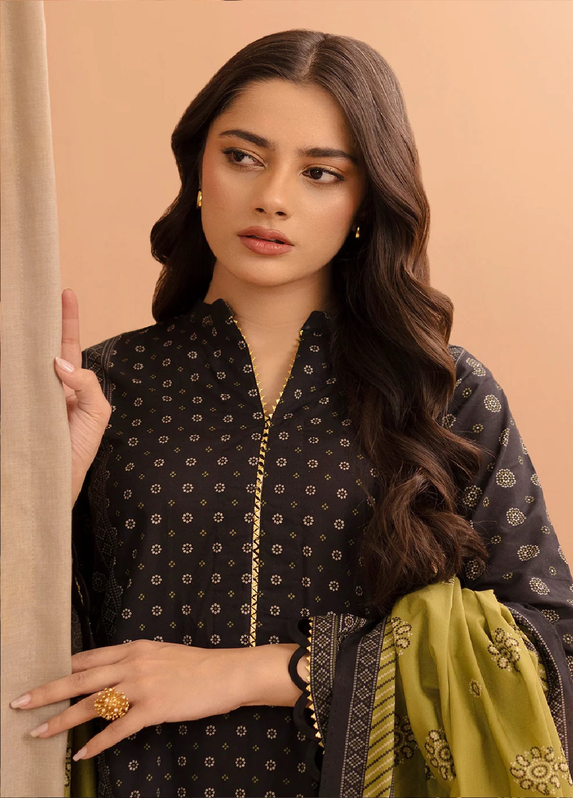 Zellbury Printed Lawn 3 Piece Unstitched Suit WUS25X30257 Zellbury Printed Lawn 3 Piece Unstitched Suit WUS25X30257