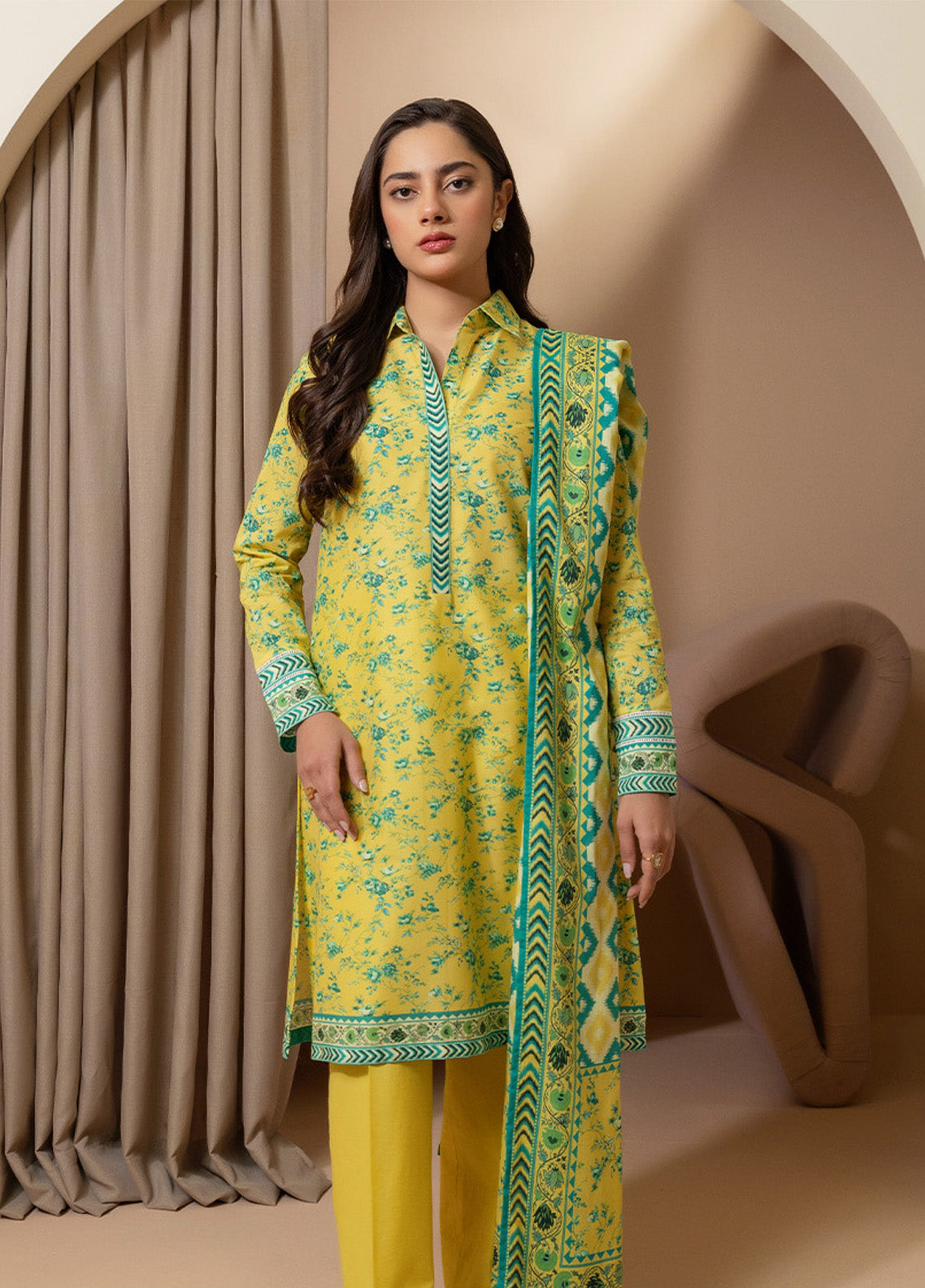 Zellbury Printed Lawn 3 Piece Unstitched Suit WUS25X30258 Zellbury Printed Lawn 3 Piece Unstitched Suit WUS25X30258
