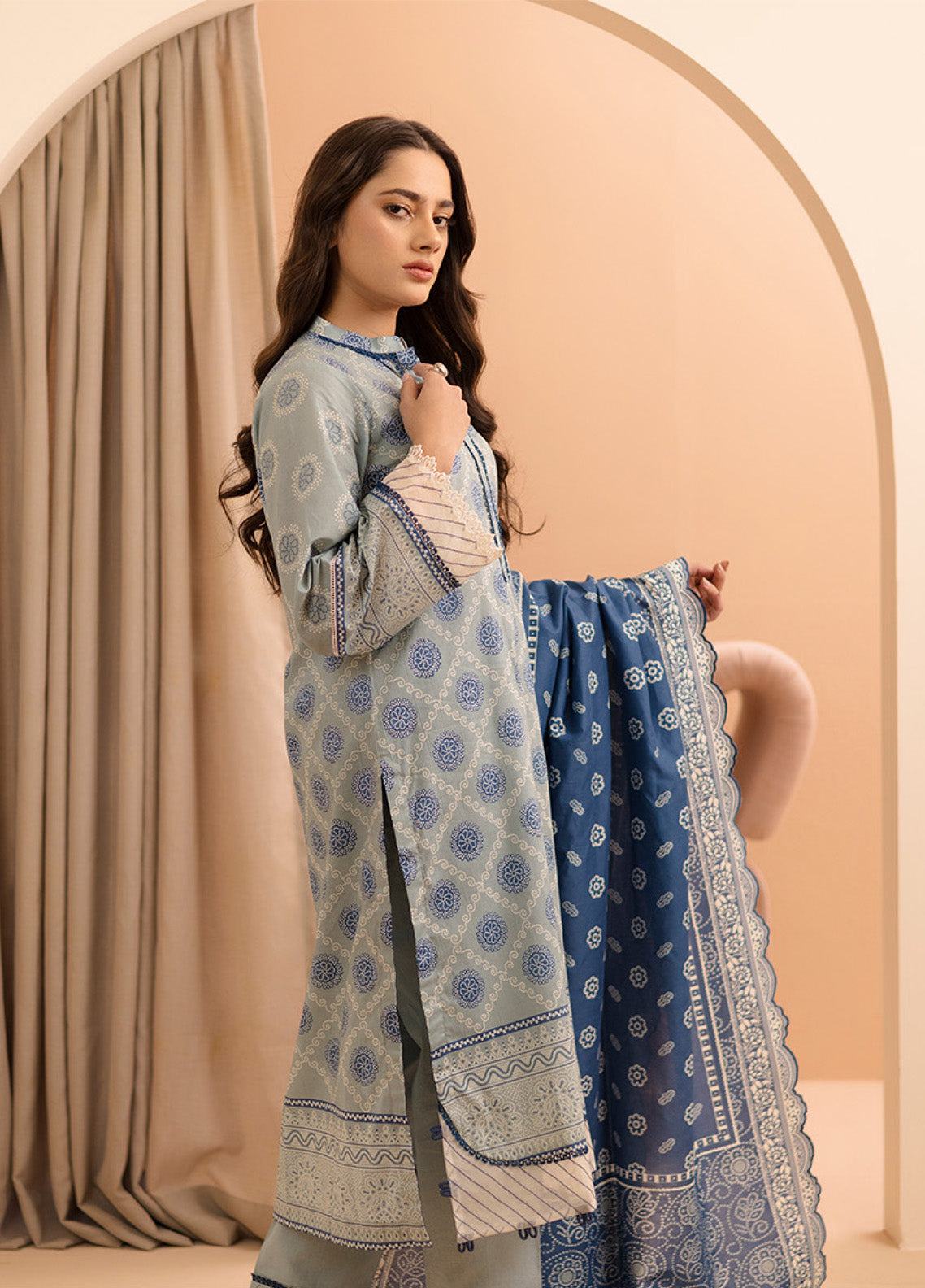 Zellbury Printed Lawn 3 Piece Unstitched Suit WUS25X30270 Zellbury Printed Lawn 3 Piece Unstitched Suit WUS25X30270
