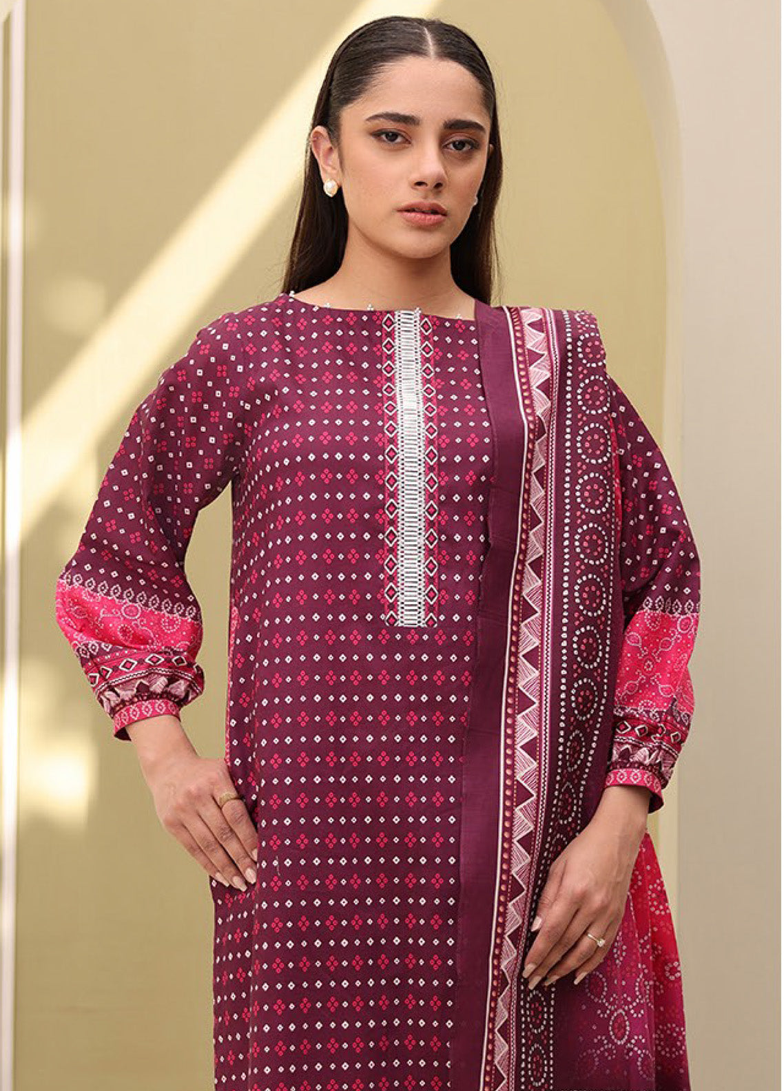 Zellbury Printed Lawn 3 Piece Unstitched Suit WUS25X30330 Zellbury Printed Lawn 3 Piece Unstitched Suit WUS25X30330