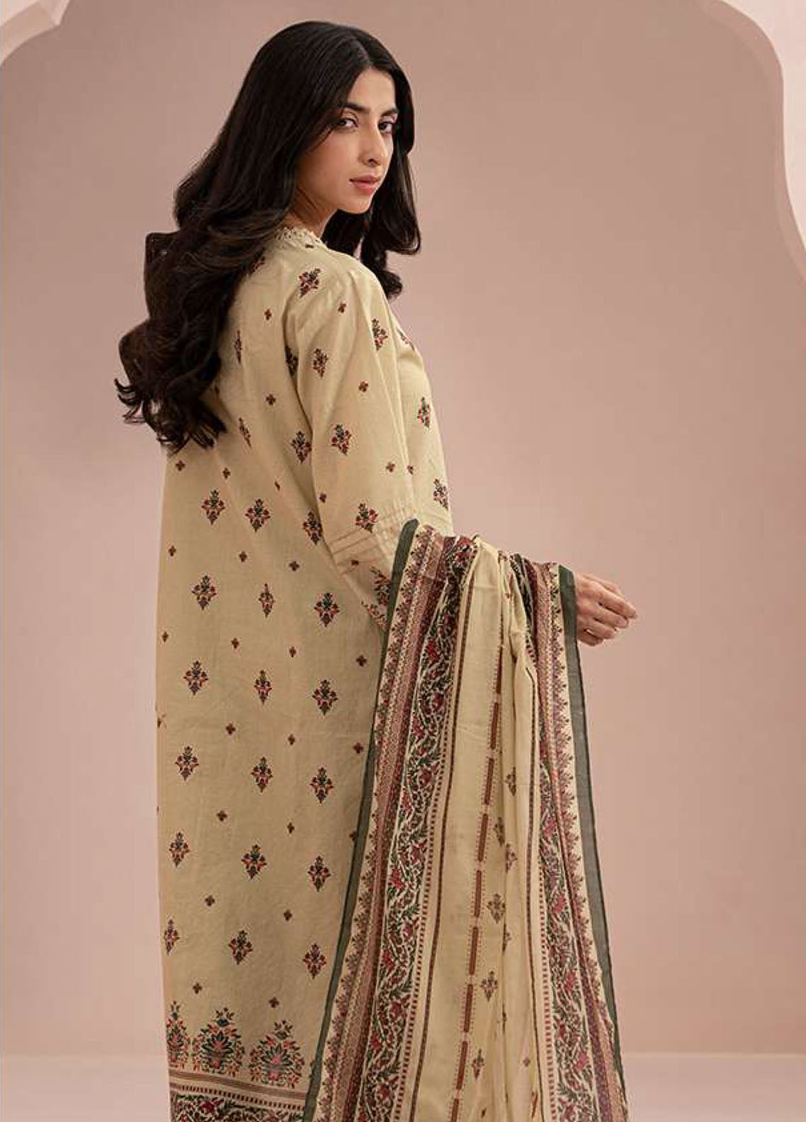 Zellbury Printed Lawn 3 Piece Unstitched Suit WUS25X30333 Zellbury Printed Lawn 3 Piece Unstitched Suit WUS25X30333