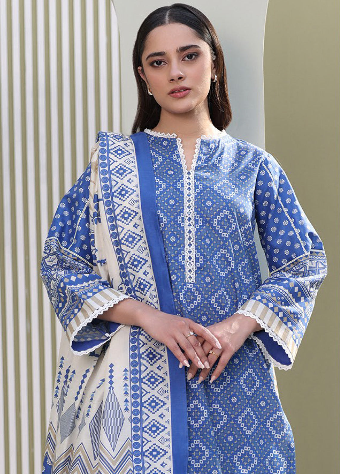 Zellbury Printed Lawn 3 Piece Unstitched Suit WUS25X30389 Zellbury Printed Lawn 3 Piece Unstitched Suit WUS25X30389