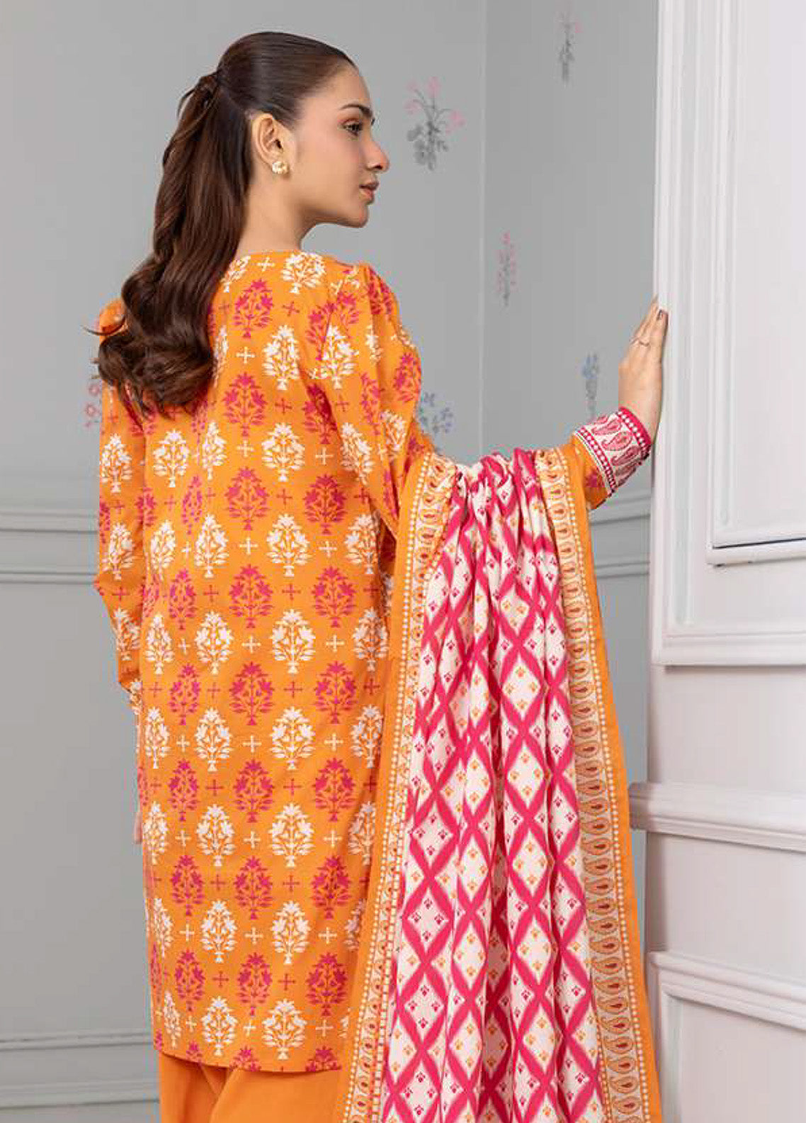 Zellbury Printed Lawn 3 Piece Unstitched Suit WUS25X30425 Zellbury Printed Lawn 3 Piece Unstitched Suit WUS25X30425