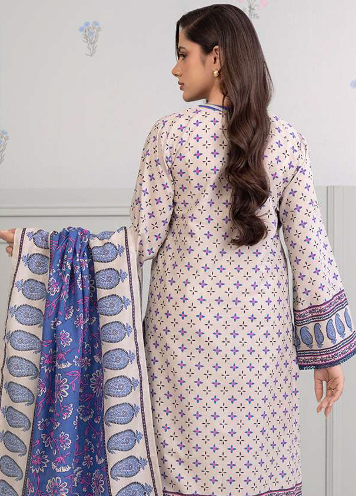Zellbury Printed Lawn 3 Piece Unstitched Suit WUS25X30431 Zellbury Printed Lawn 3 Piece Unstitched Suit WUS25X30431