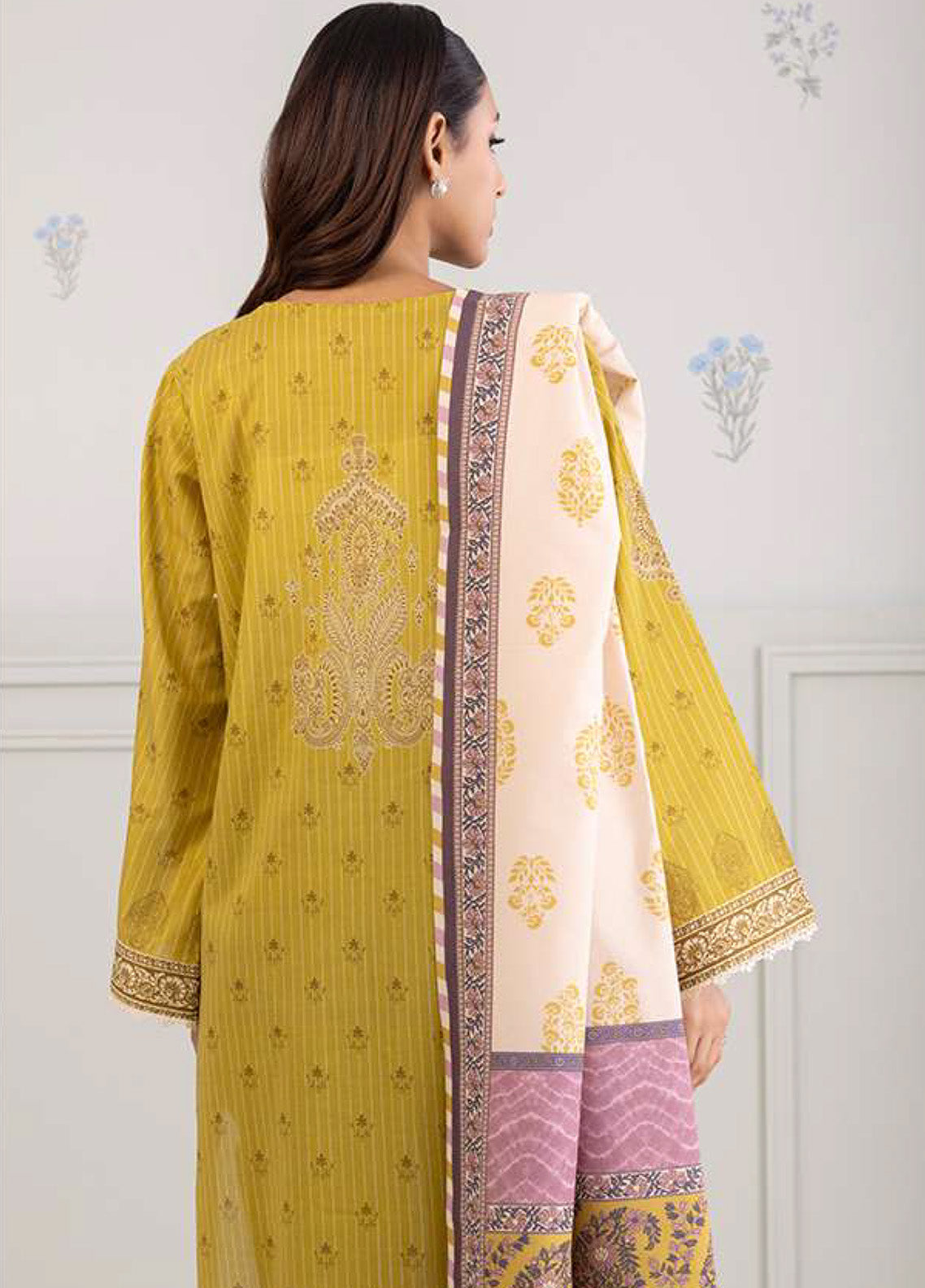 Zellbury Printed Lawn 3 Piece Unstitched Suit WUS25X30432 Zellbury Printed Lawn 3 Piece Unstitched Suit WUS25X30432