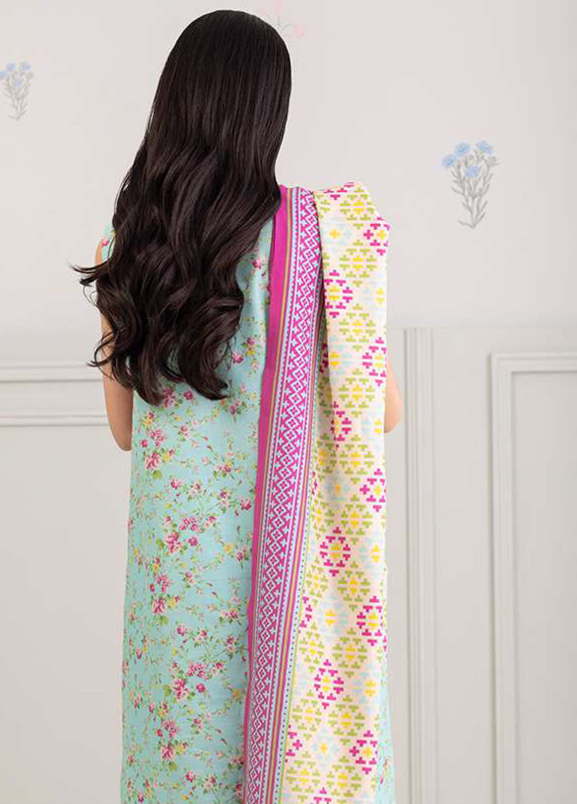 Zellbury Printed Lawn 3 Piece Unstitched Suit WUS25X30439 Zellbury Printed Lawn 3 Piece Unstitched Suit WUS25X30439