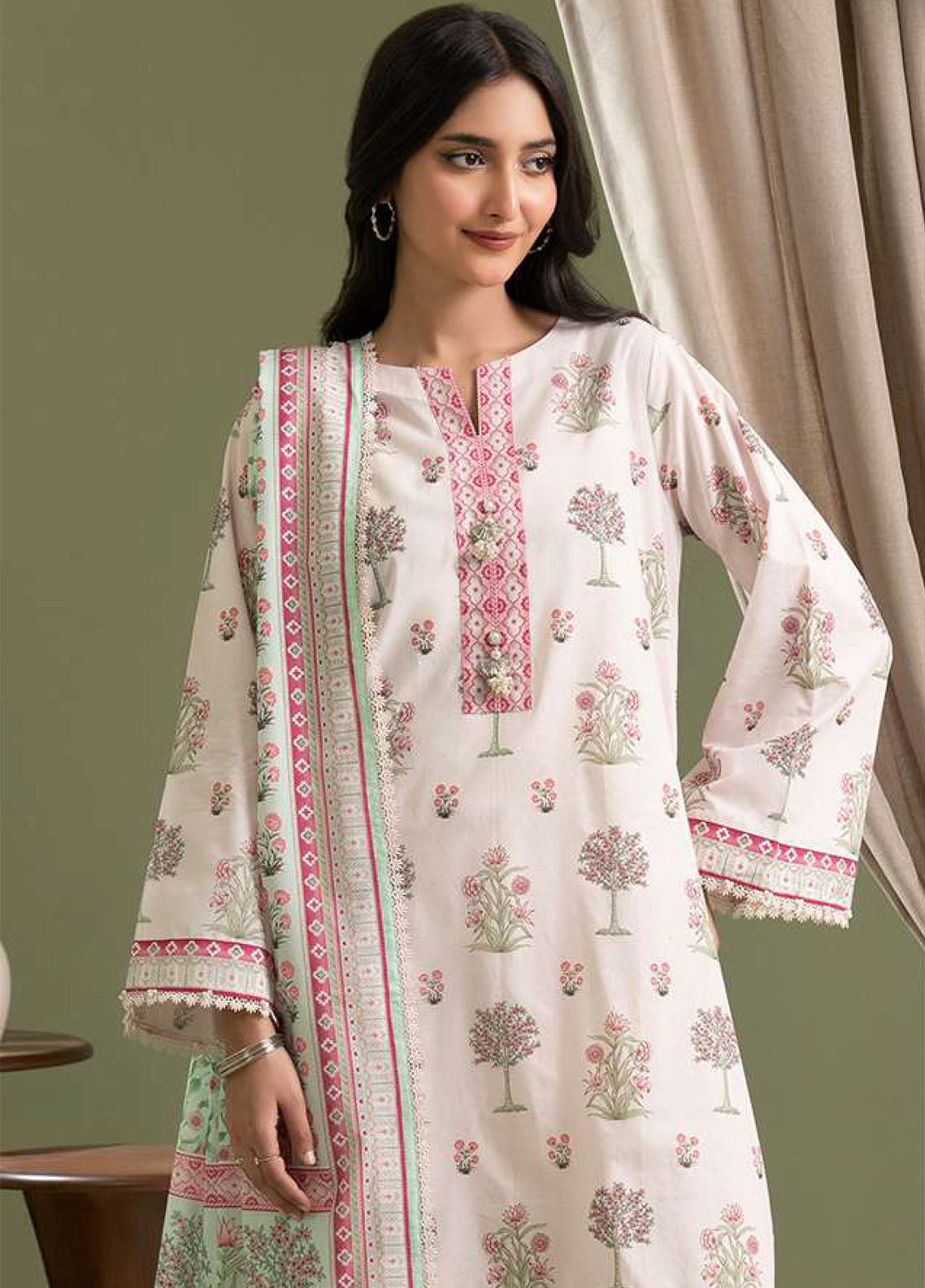 Zellbury Printed Lawn 3 Piece Unstitched Suit WUS25X30442 Zellbury Printed Lawn 3 Piece Unstitched Suit WUS25X30442