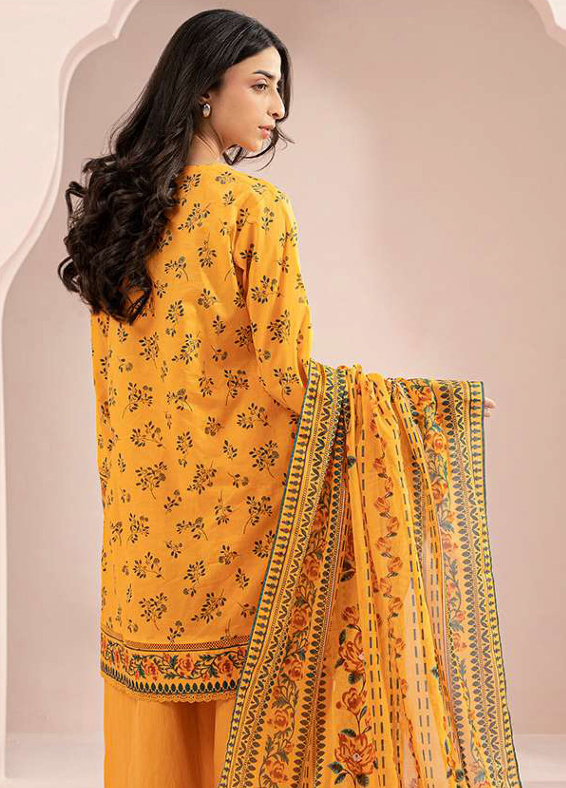 Zellbury Printed Lawn 3 Piece Unstitched Suit WUS25X30490 Zellbury Printed Lawn 3 Piece Unstitched Suit WUS25X30490