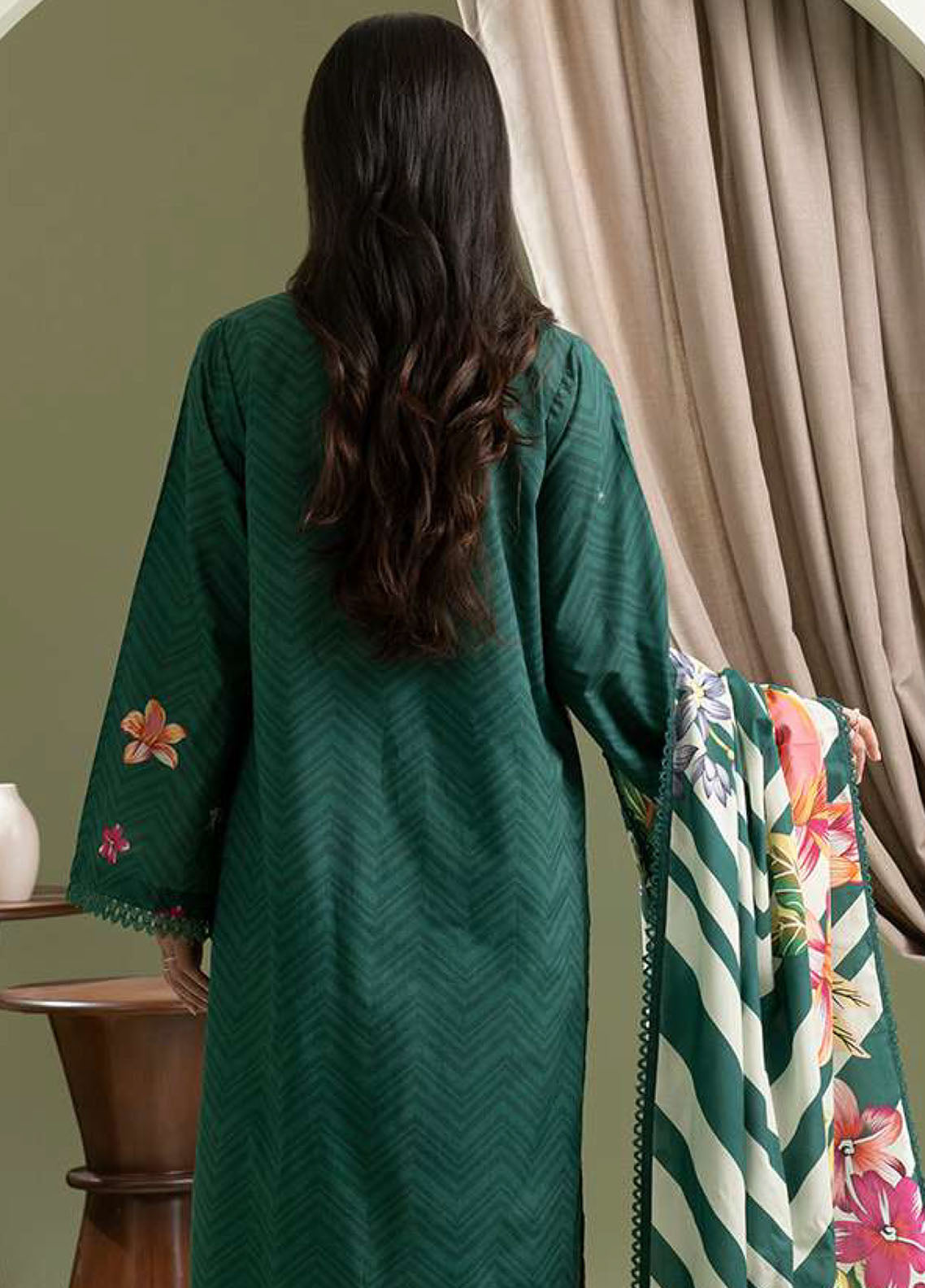 Zellbury Printed Lawn 3 Piece Unstitched Suit WUS25X30508 Zellbury Printed Lawn 3 Piece Unstitched Suit WUS25X30508