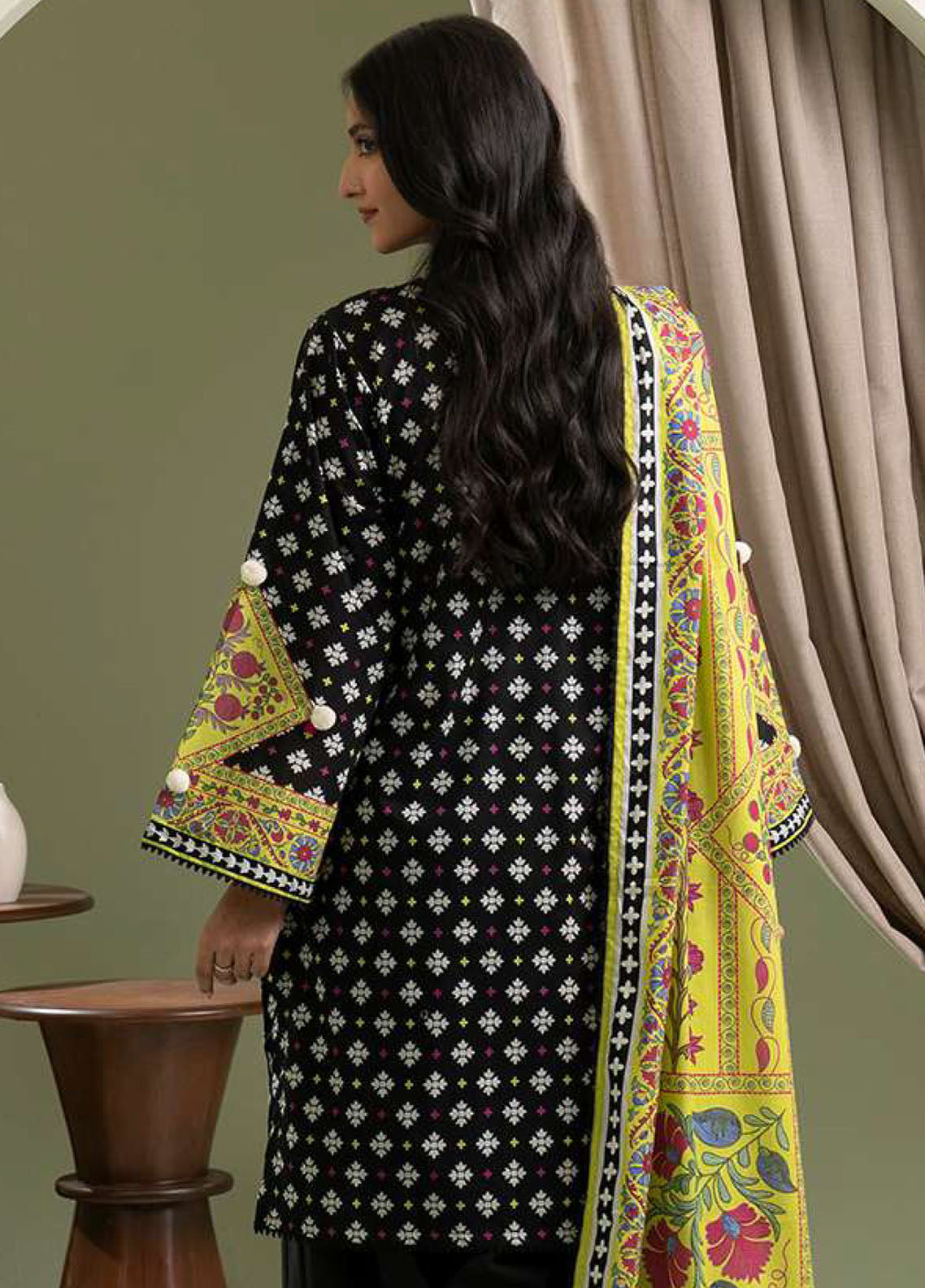 Zellbury Printed Lawn 3 Piece Unstitched Suit WUS25X30511 Zellbury Printed Lawn 3 Piece Unstitched Suit WUS25X30511