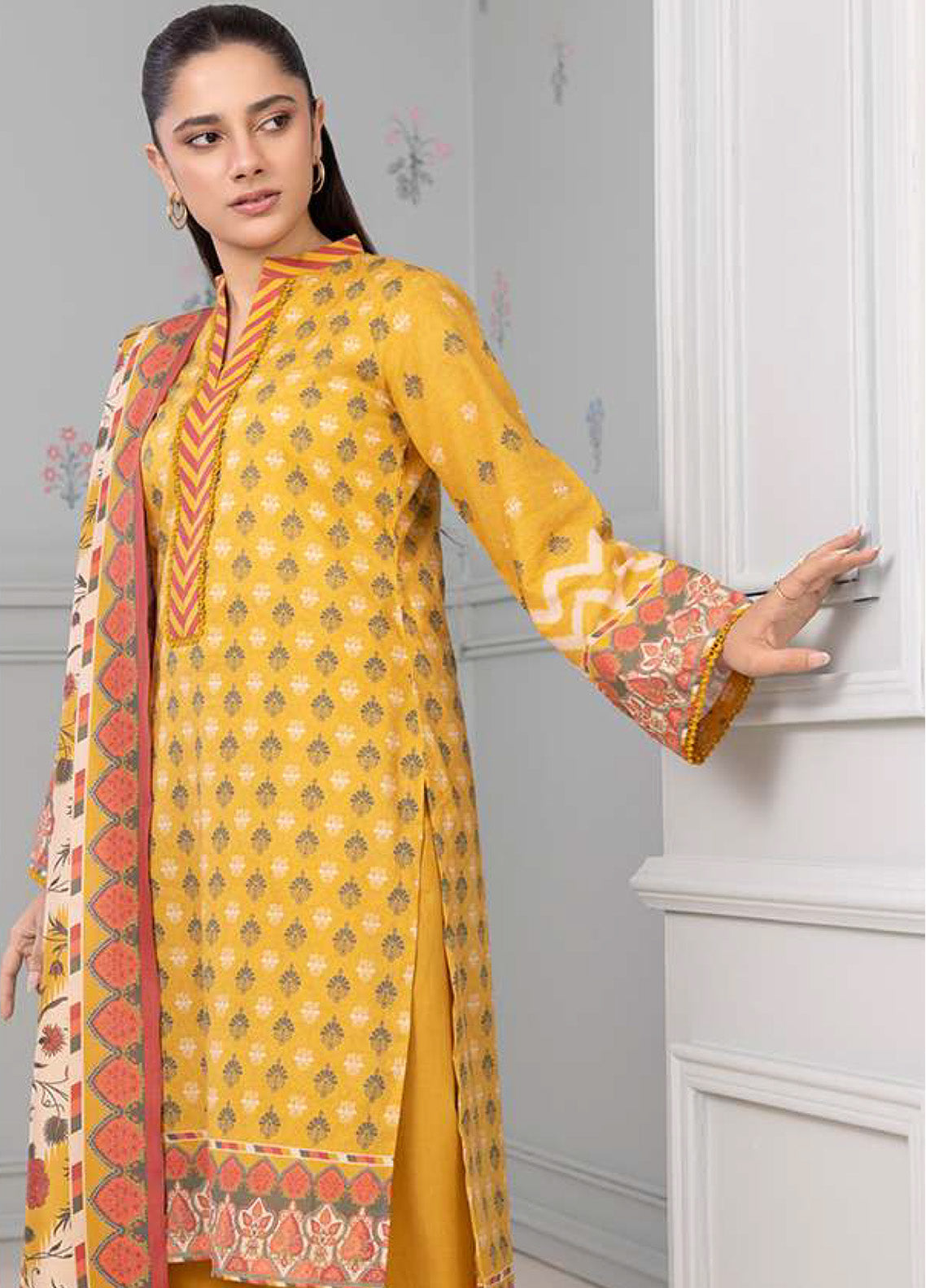 Zellbury Printed Lawn 3 Piece Unstitched Suit WUS25X30521 Zellbury Printed Lawn 3 Piece Unstitched Suit WUS25X30521