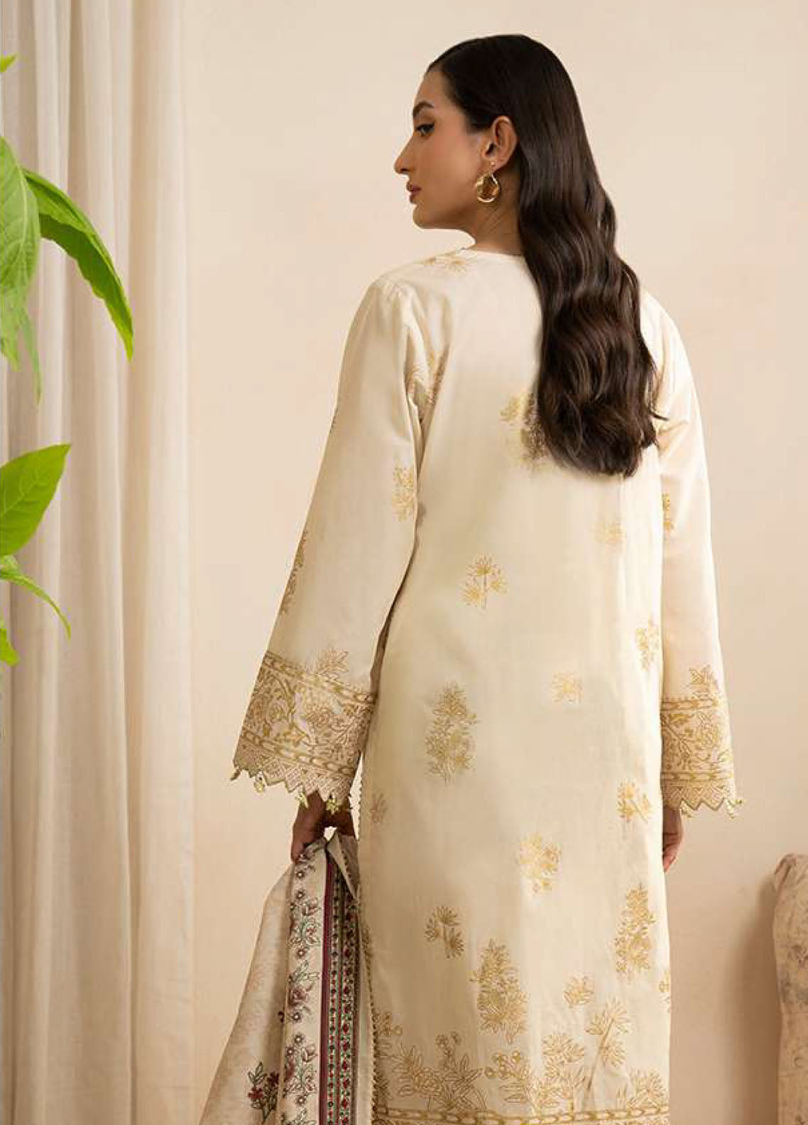 Zellbury Printed Lawn 3 Piece Unstitched Suit WUS25X30585 Zellbury Printed Lawn 3 Piece Unstitched Suit WUS25X30585