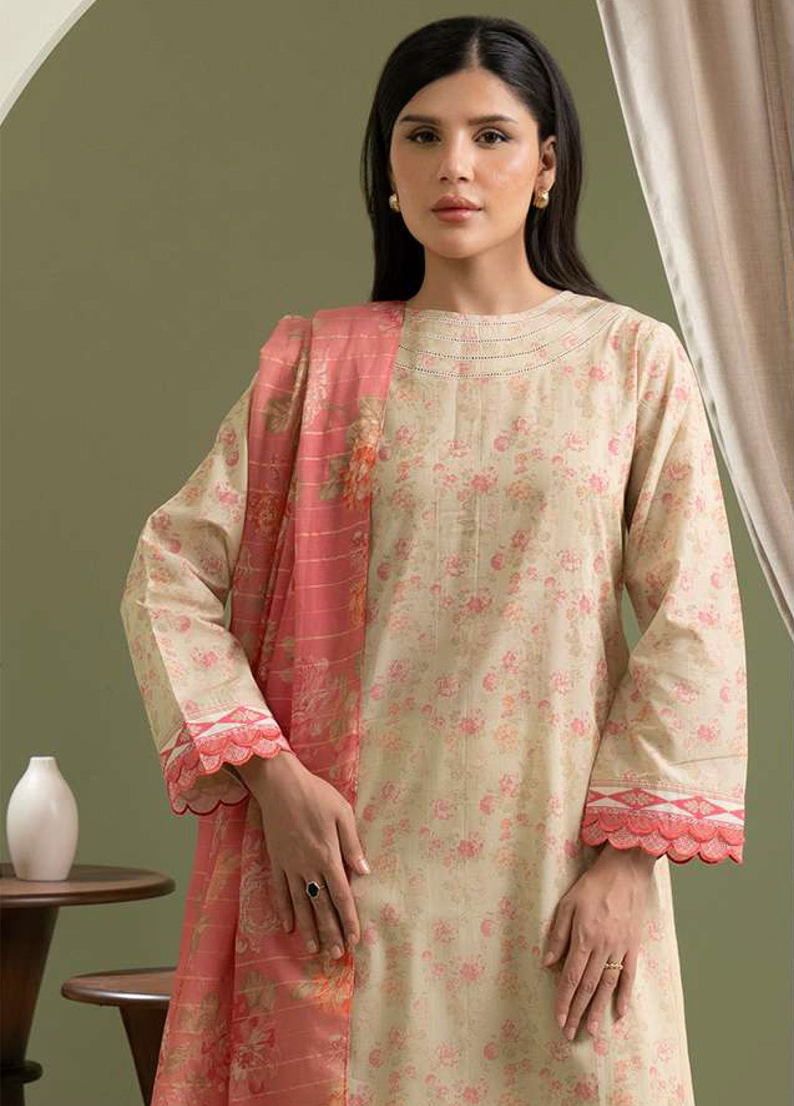 Zellbury Printed Lawn 3 Piece Unstitched Suit WUS25X30587 Zellbury Printed Lawn 3 Piece Unstitched Suit WUS25X30587