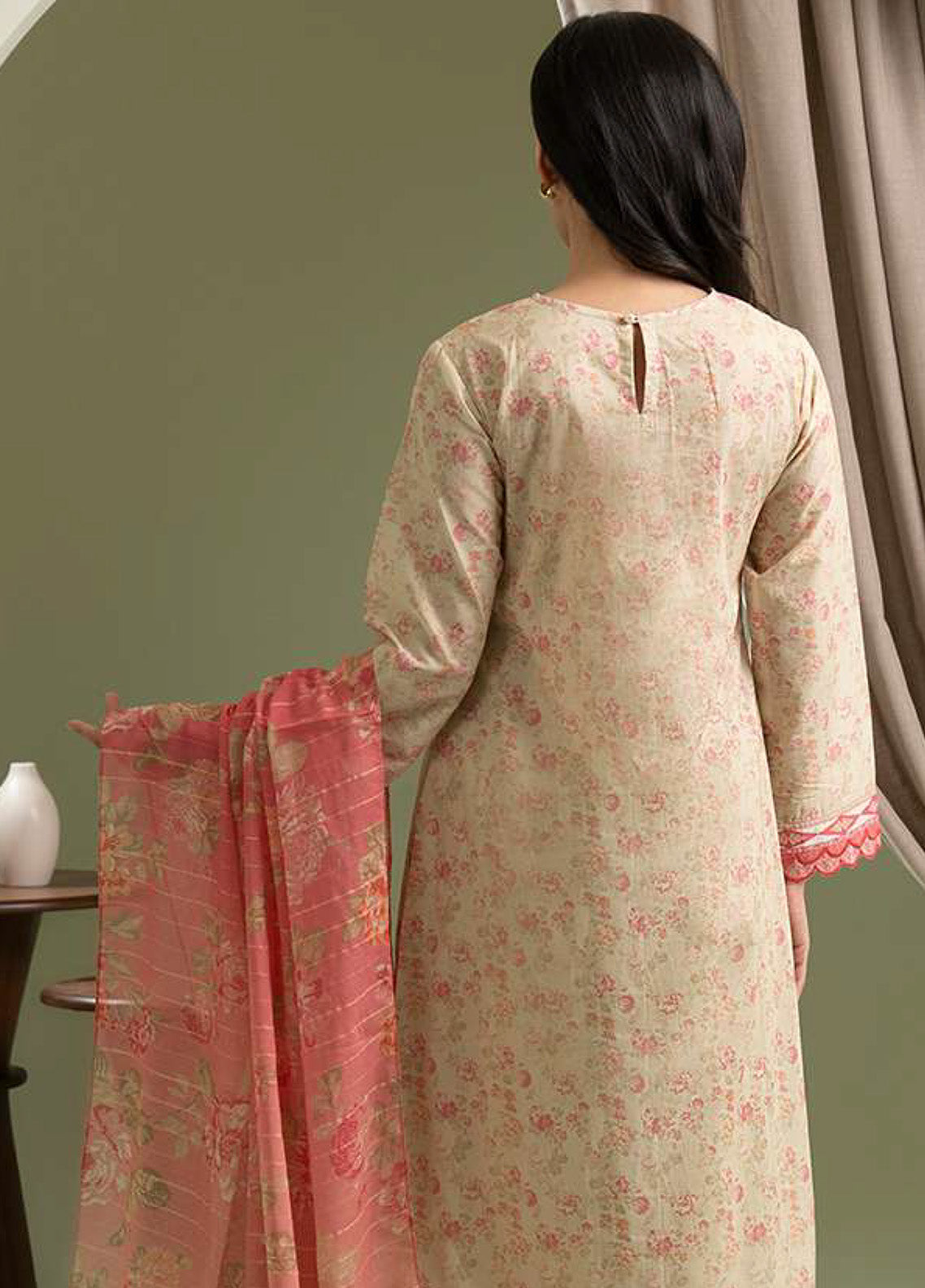Zellbury Printed Lawn 3 Piece Unstitched Suit WUS25X30587 Zellbury Printed Lawn 3 Piece Unstitched Suit WUS25X30587