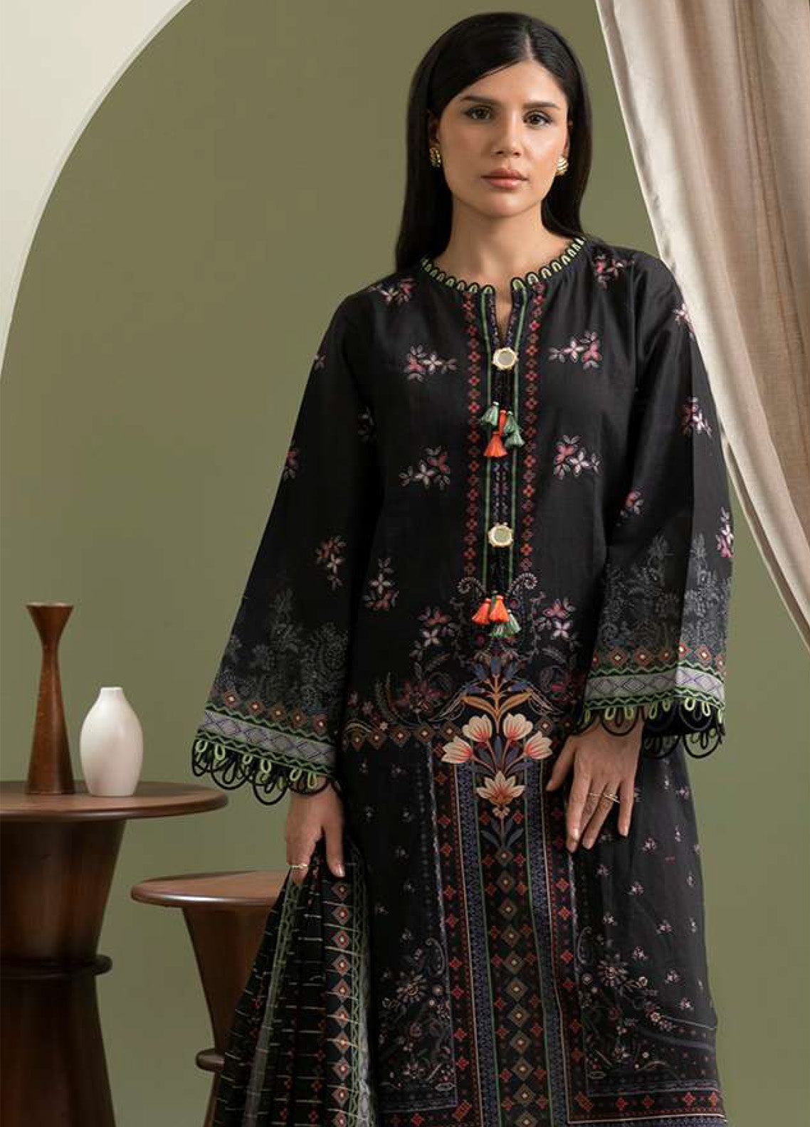 Zellbury Printed Lawn 3 Piece Unstitched Suit WUS25X30664 Zellbury Printed Lawn 3 Piece Unstitched Suit WUS25X30664
