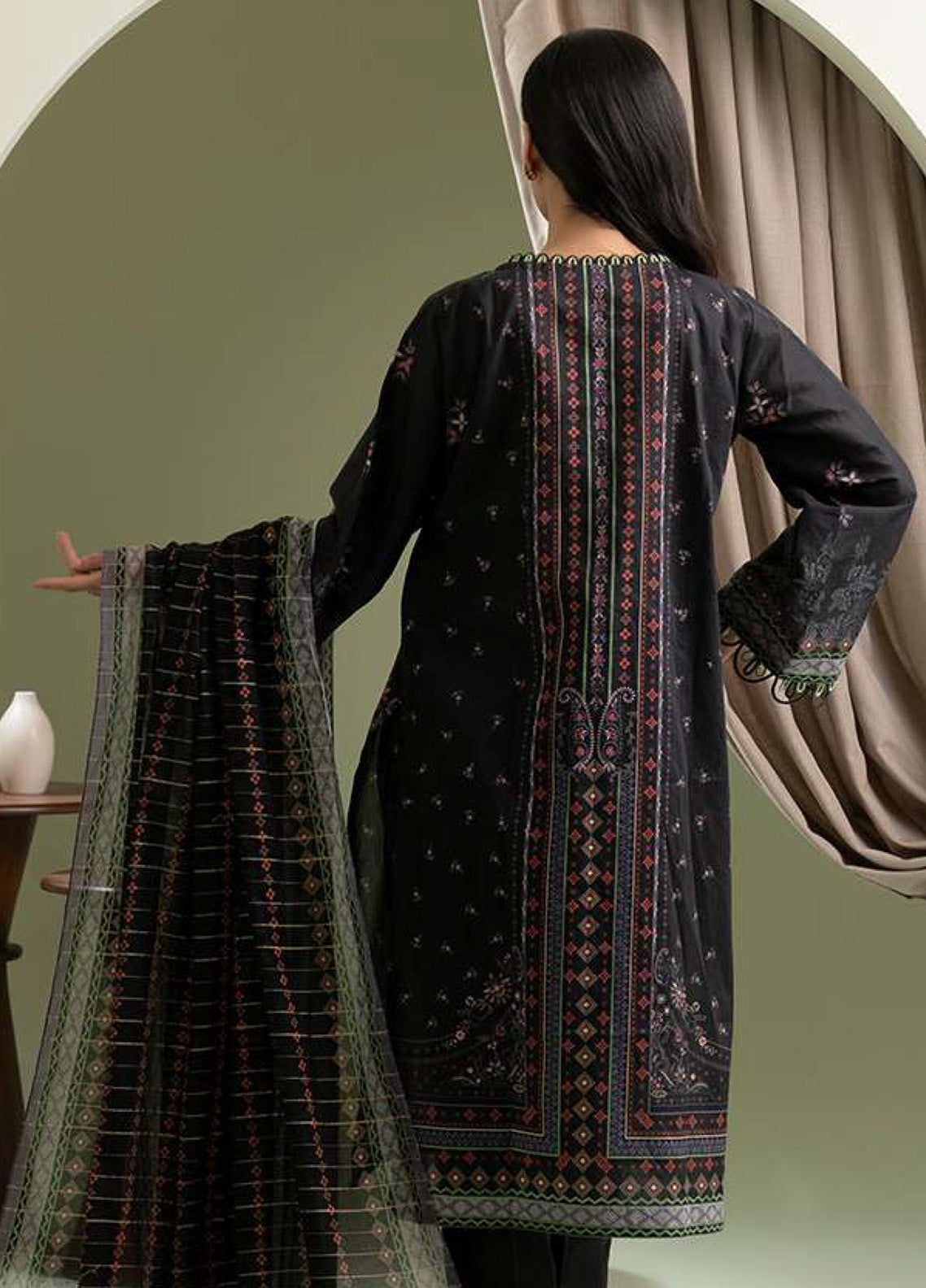 Zellbury Printed Lawn 3 Piece Unstitched Suit WUS25X30664 Zellbury Printed Lawn 3 Piece Unstitched Suit WUS25X30664