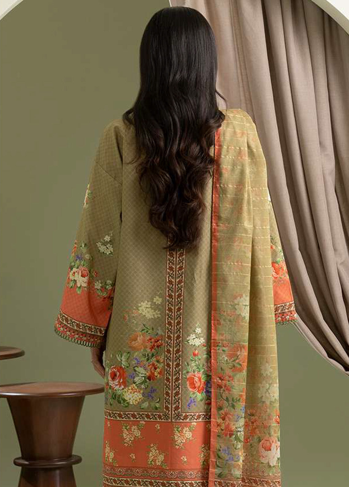 Zellbury Printed Lawn 3 Piece Unstitched Suit WUS25X30670 Zellbury Printed Lawn 3 Piece Unstitched Suit WUS25X30670