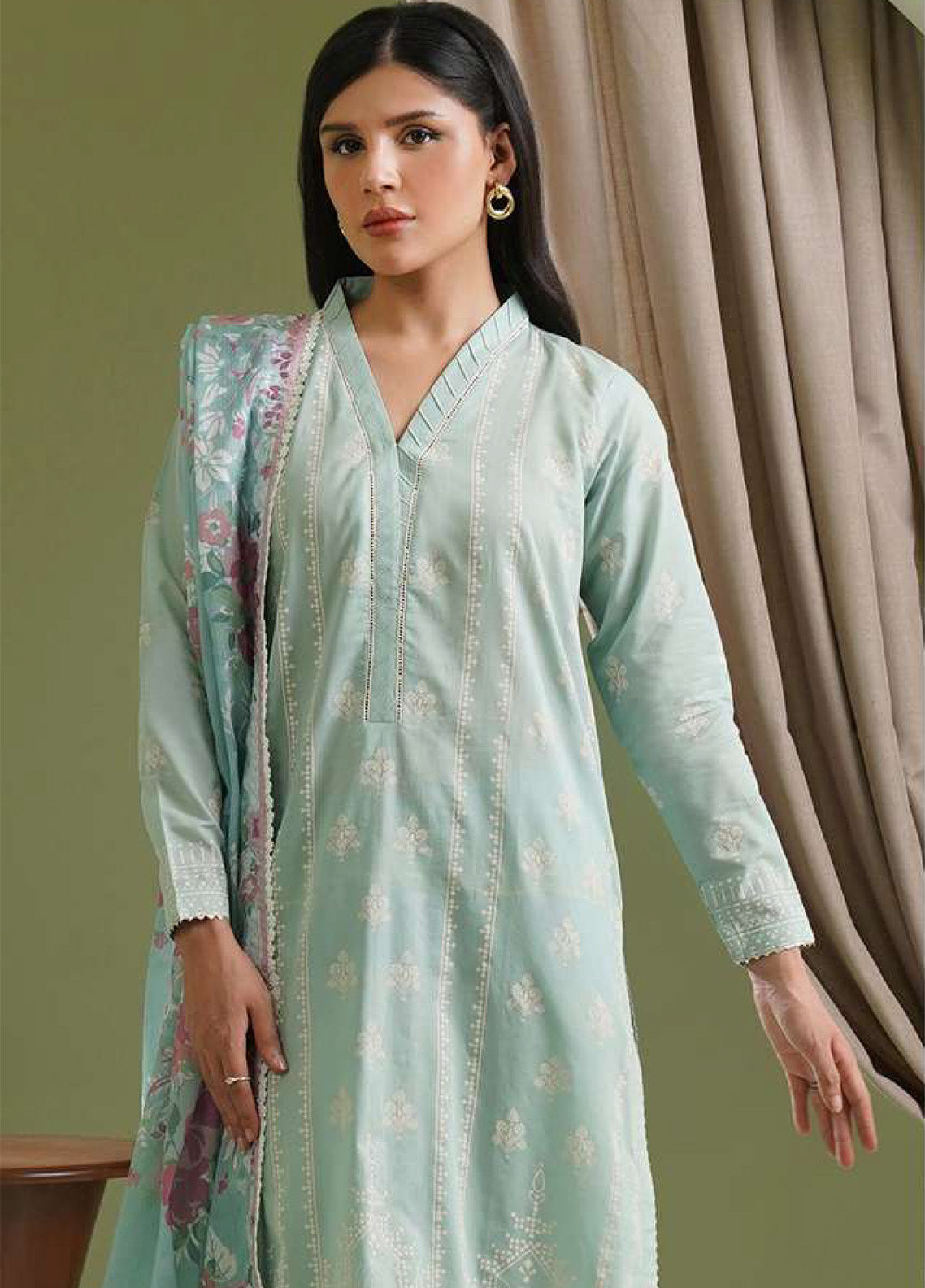 Zellbury Printed Lawn 3 Piece Unstitched Suit WUS25X30673 Zellbury Printed Lawn 3 Piece Unstitched Suit WUS25X30673