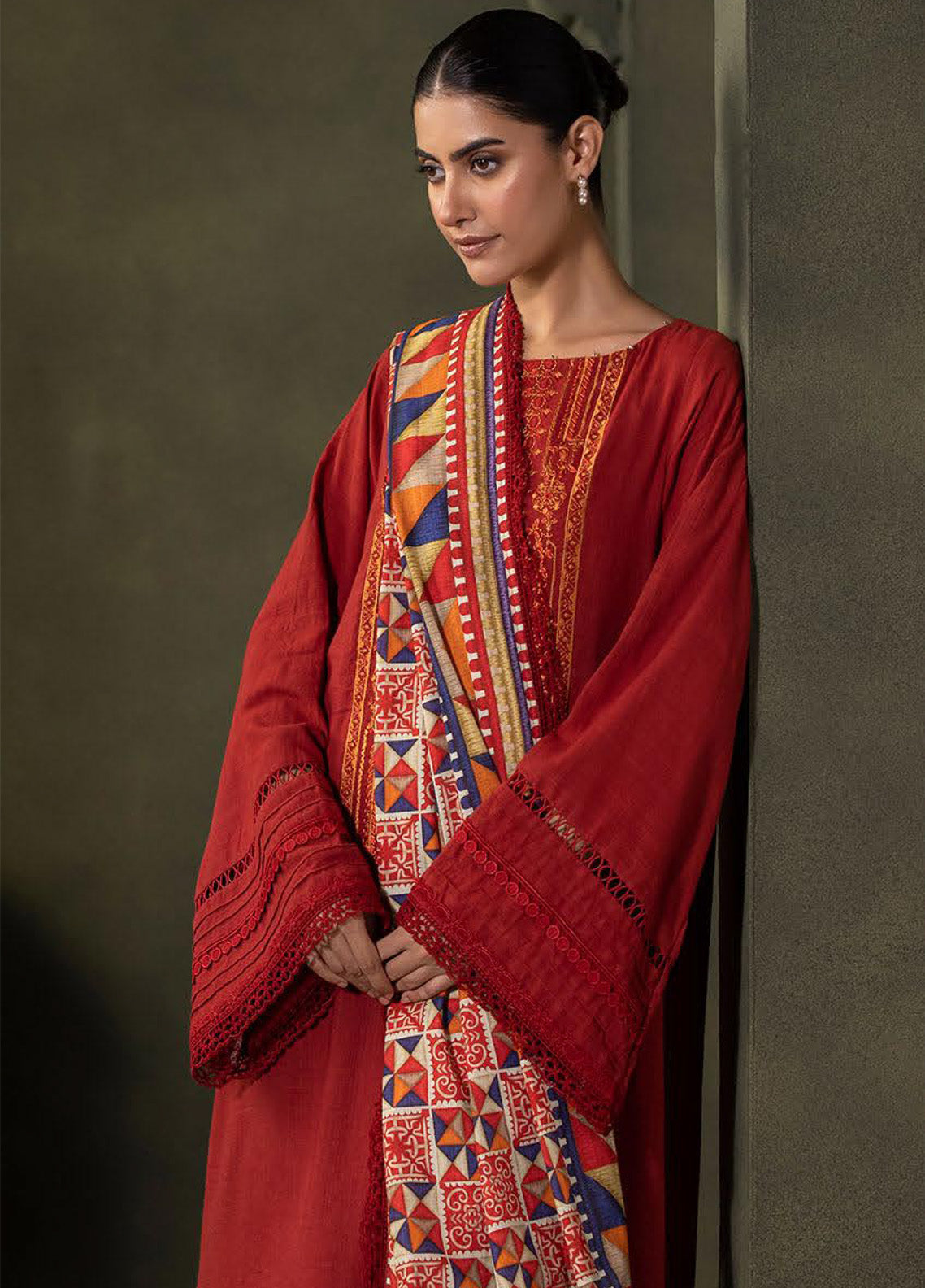 Zellbury Signature Embroidered Khaddar 3 Piece Unstitched Suit WUW24E30237 Zellbury Signature Embroidered Khaddar 3 Piece Unstitched Suit WUW24E30237
