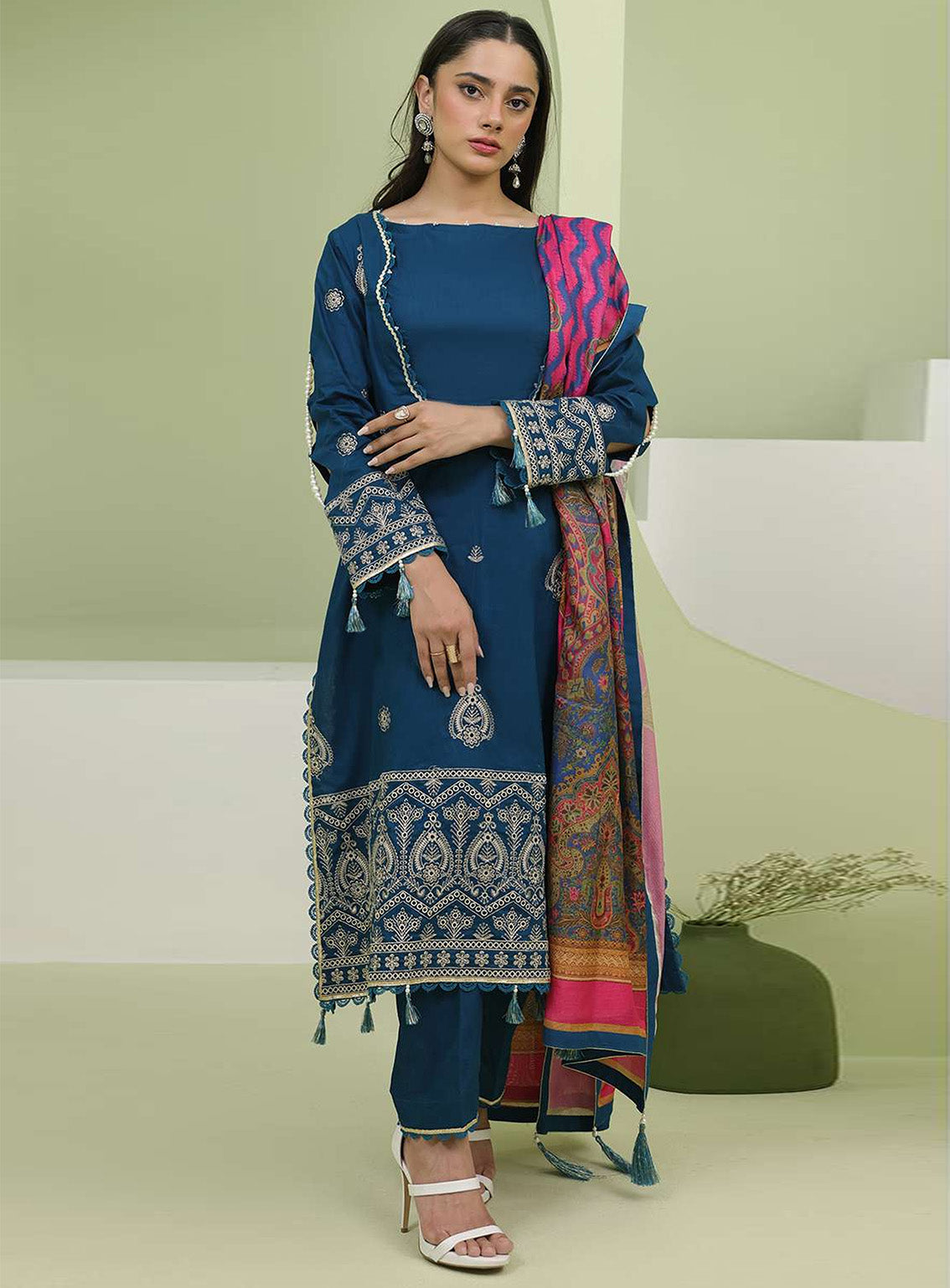 Zellbury Signature Embroidered Lawn 3 Piece Unstitched Suit WUS24E31277 Zellbury Signature Embroidered Lawn 3 Piece Unstitched Suit WUS24E31277