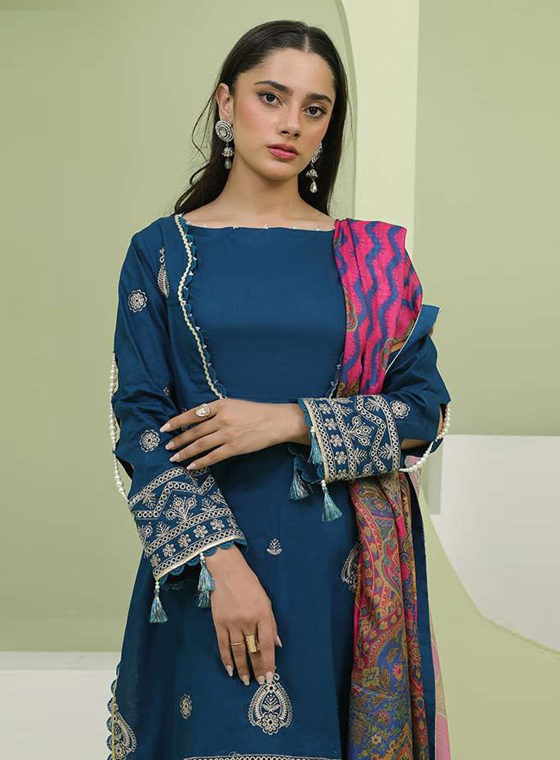 Zellbury Signature Embroidered Lawn 3 Piece Unstitched Suit WUS24E31277 Zellbury Signature Embroidered Lawn 3 Piece Unstitched Suit WUS24E31277