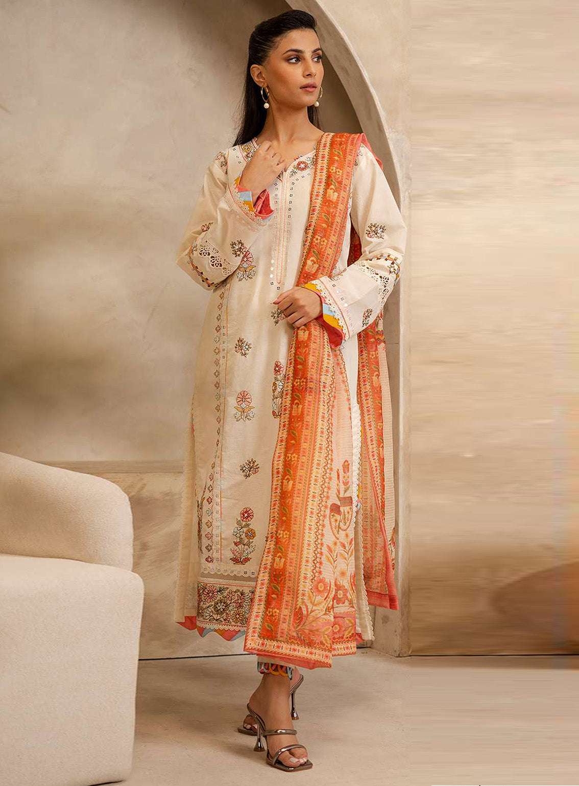 Zellbury Signature Embroidered Lawn 3 Piece Unstitched Suit WUS25E30076 Zellbury Signature Embroidered Lawn 3 Piece Unstitched Suit WUS25E30076