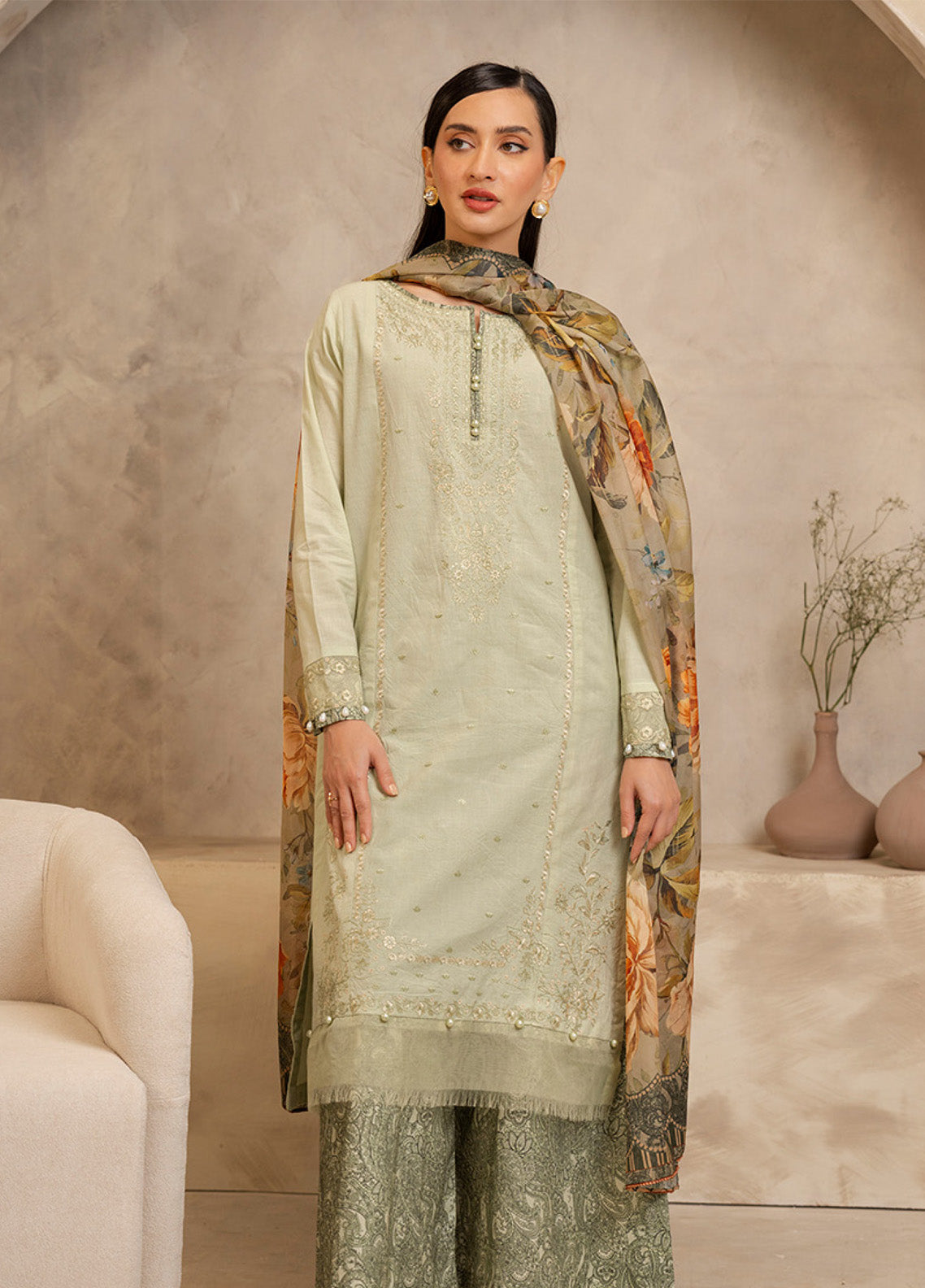 Zellbury Signature Embroidered Lawn 3 Piece Unstitched Suit WUS25E30077 Zellbury Signature Embroidered Lawn 3 Piece Unstitched Suit WUS25E30077