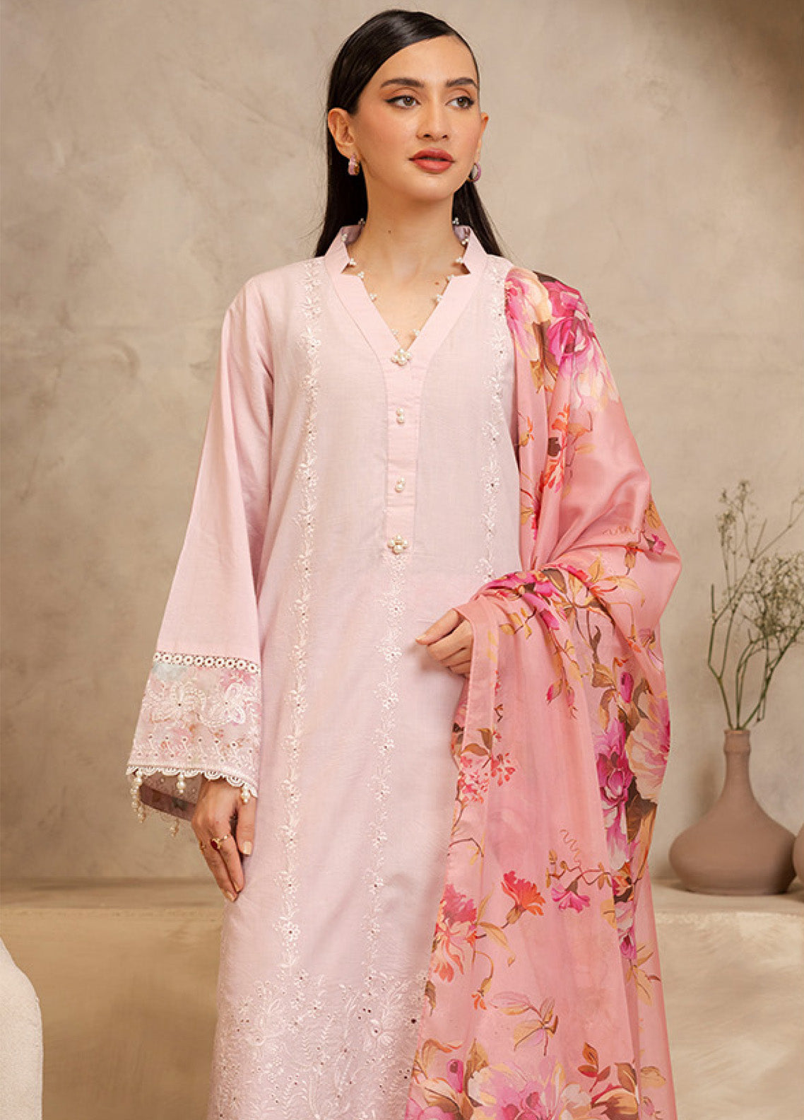 Zellbury Signature Embroidered Lawn 3 Piece Unstitched Suit WUS25E30079 Zellbury Signature Embroidered Lawn 3 Piece Unstitched Suit WUS25E30079