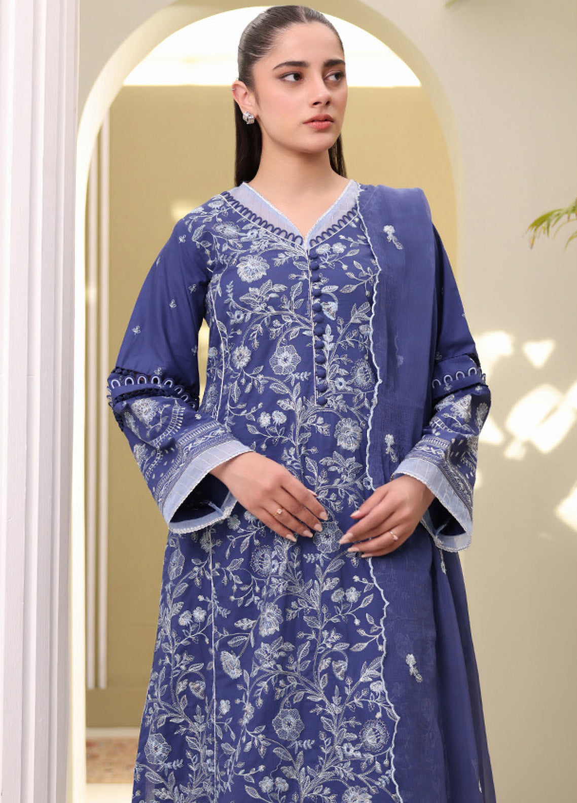 Zellbury Signature Embroidered Lawn 3 Piece Unstitched Suit WUS25E30297 Zellbury Signature Embroidered Lawn 3 Piece Unstitched Suit WUS25E30297