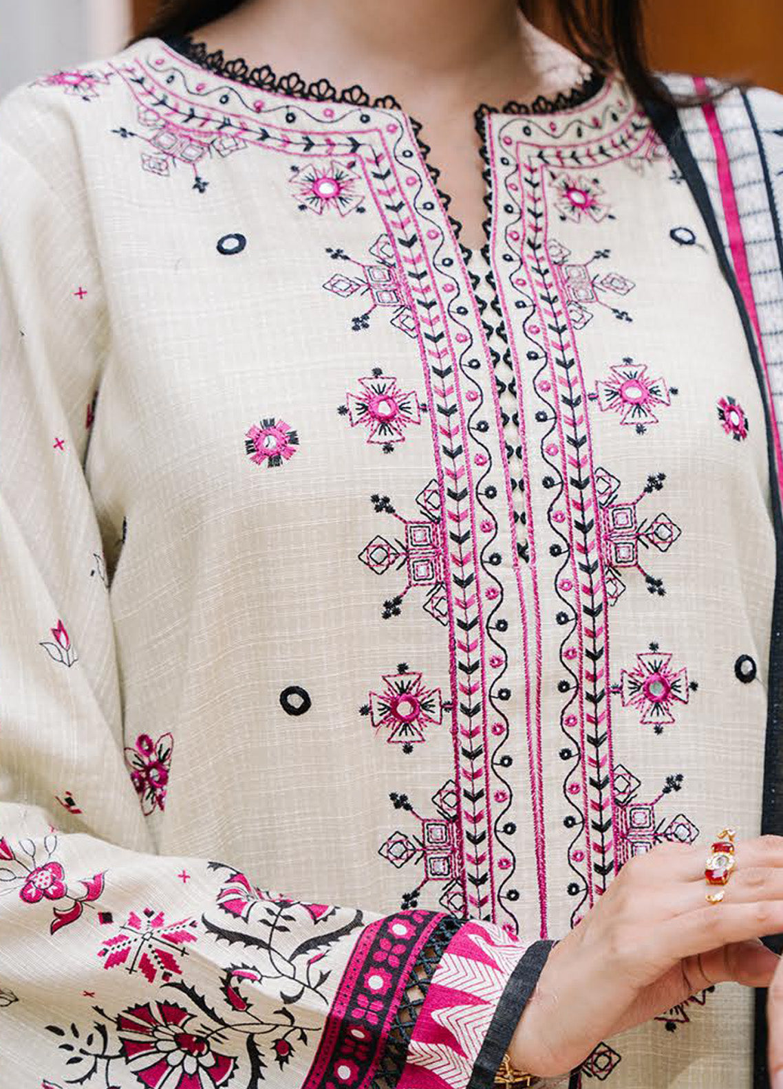 Zellbury Winter Embroidered Khaddar 2 Piece Unstitched Suit WUW24E20173 Zellbury Winter Embroidered Khaddar 2 Piece Unstitched Suit WUW24E20173
