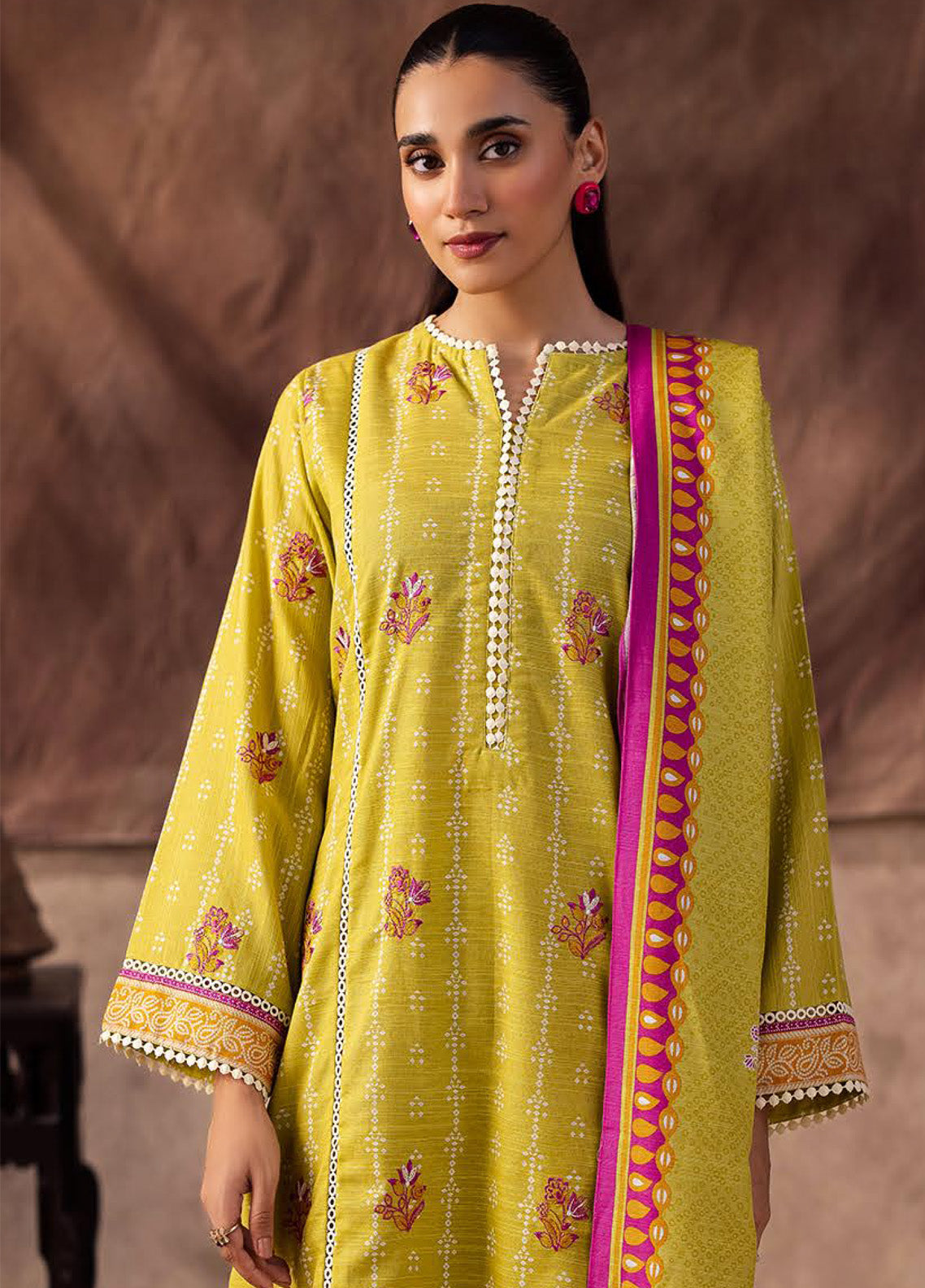 Zellbury Winter Embroidered Khaddar 2 Piece Unstitched Suit WUW24E20174 Zellbury Winter Embroidered Khaddar 2 Piece Unstitched Suit WUW24E20174