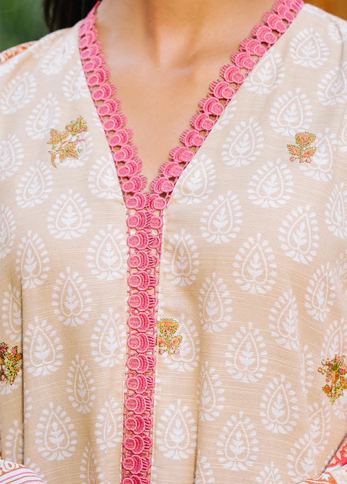 Zellbury Winter Embroidered Khaddar 2 Piece Unstitched Suit WUW24E20179 Zellbury Winter Embroidered Khaddar 2 Piece Unstitched Suit WUW24E20179