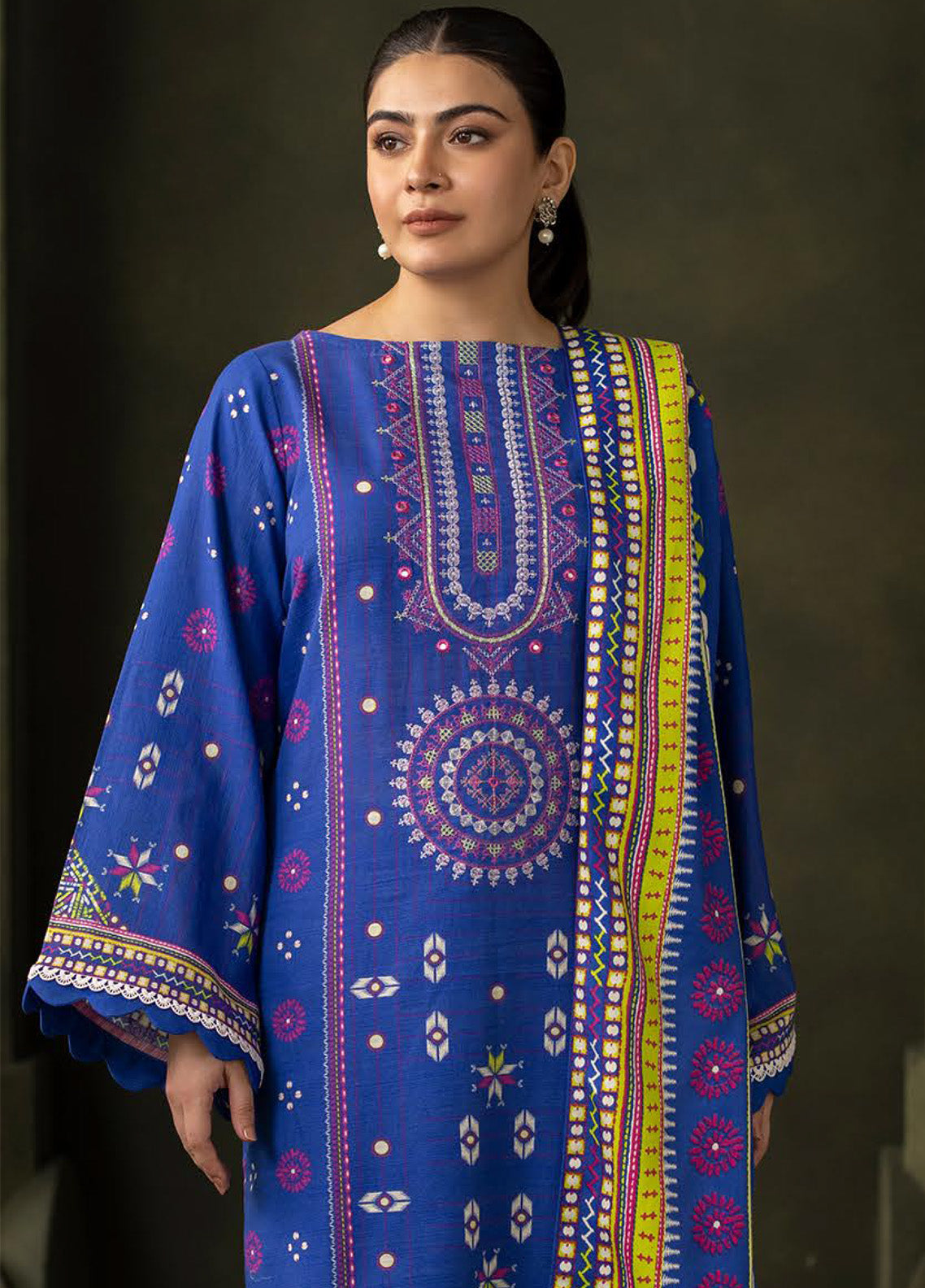Zellbury Winter Embroidered Khaddar 2 Piece Unstitched Suit WUW24E20180 Zellbury Winter Embroidered Khaddar 2 Piece Unstitched Suit WUW24E20180