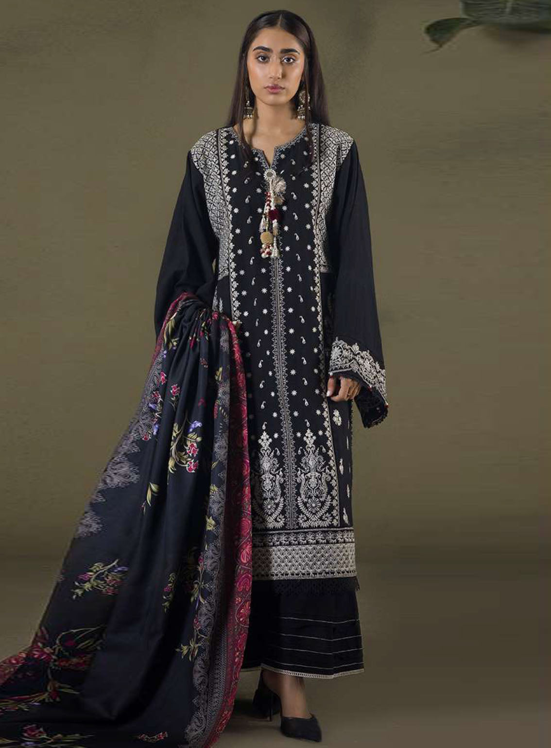 Zellbury Winter Shawl Embroidered Khaddar 3 Piece Unstitched Suit WUW25E30238 Zellbury Winter Shawl Embroidered Khaddar 3 Piece Unstitched Suit WUW25E30238