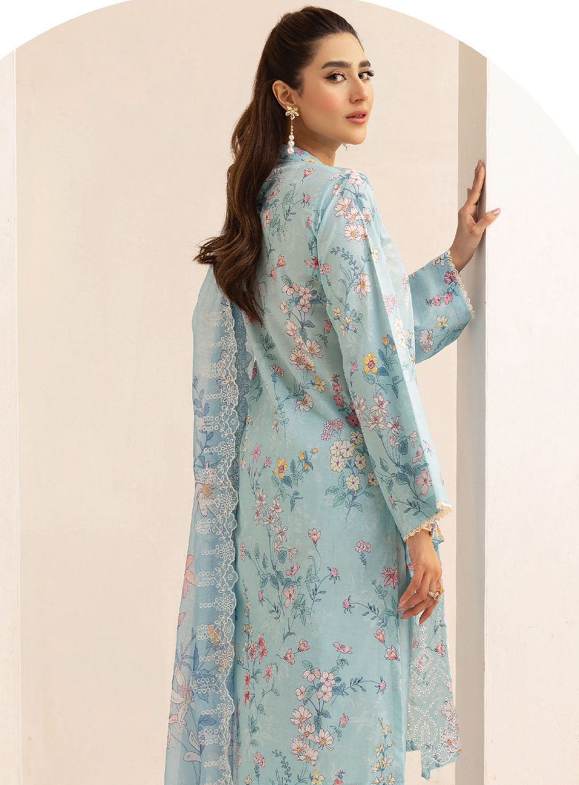 Zohra By Motifz Embroidered Lawn 3 Piece Unstitched Suit MT25FE D-5372 NAILA Zohra By Motifz Embroidered Lawn 3 Piece Unstitched Suit MT25FE D-5372 NAILA