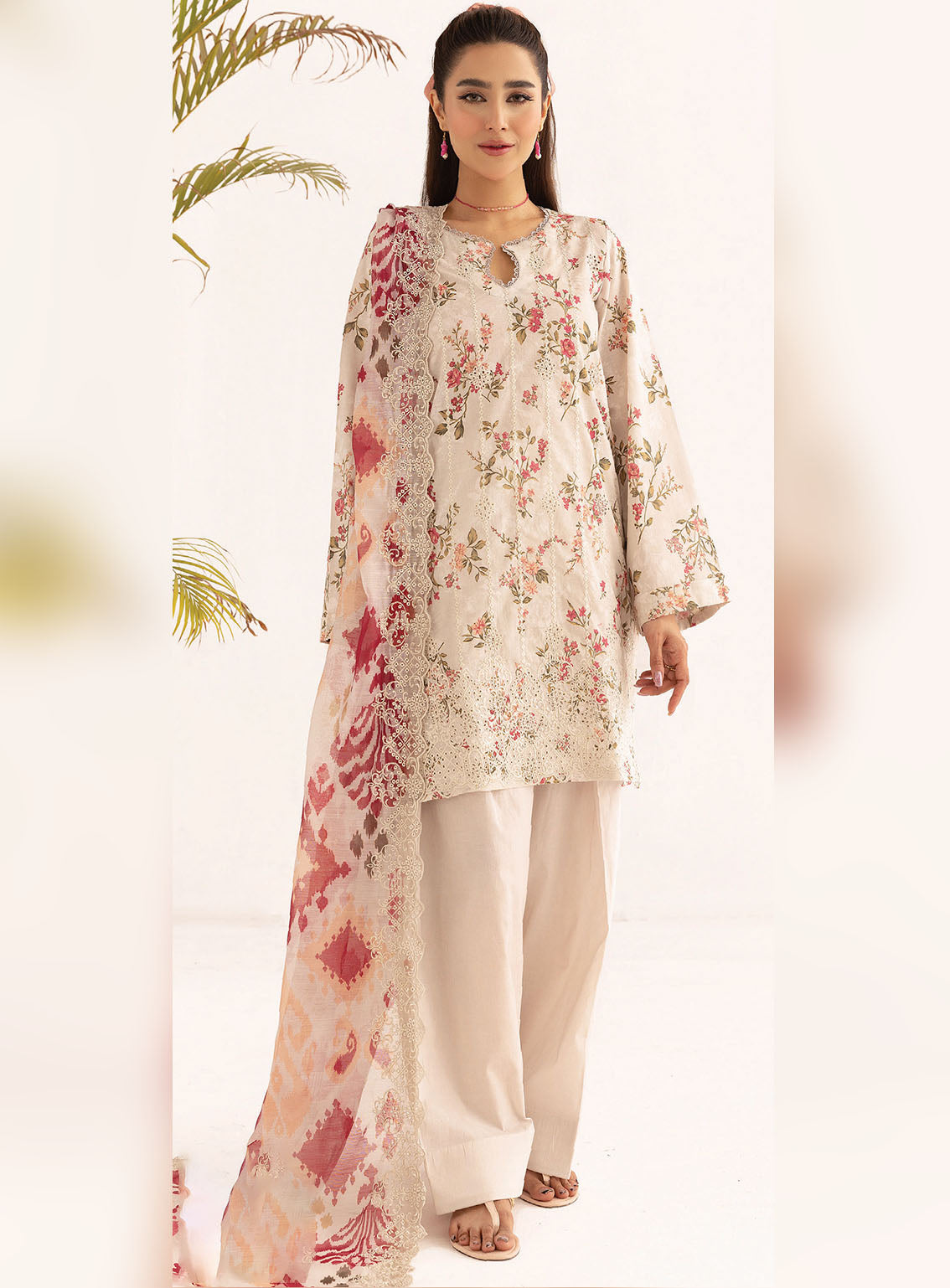 Zohra By Motifz Embroidered Lawn 3 Piece Unstitched Suit MT25FE D-5373 ABIR Zohra By Motifz Embroidered Lawn 3 Piece Unstitched Suit MT25FE D-5373 ABIR