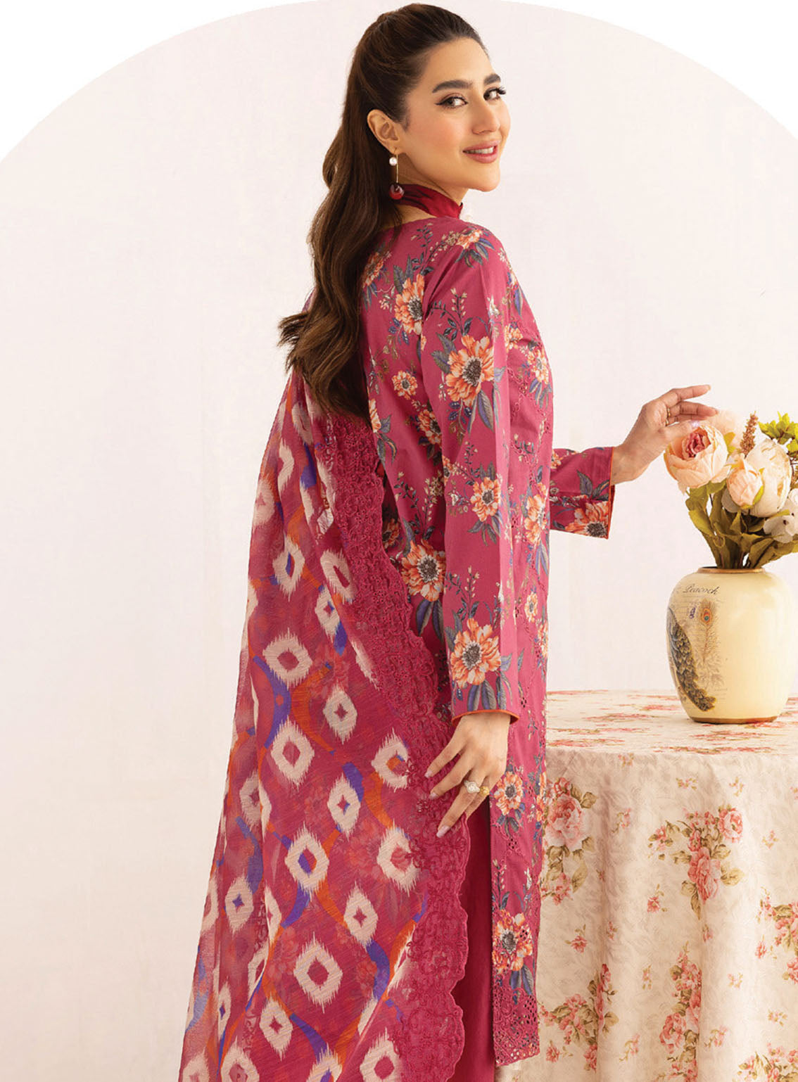 Zohra By Motifz Embroidered Lawn 3 Piece Unstitched Suit MT25FE D-5374 MAIRA Zohra By Motifz Embroidered Lawn 3 Piece Unstitched Suit MT25FE D-5374 MAIRA