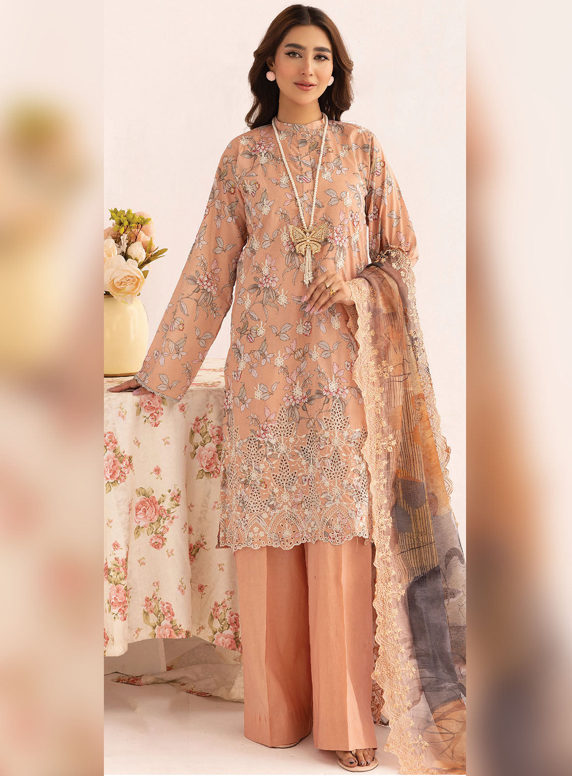 Zohra By Motifz Embroidered Lawn 3 Piece Unstitched Suit MT25FE D-5376 FALAK Zohra By Motifz Embroidered Lawn 3 Piece Unstitched Suit MT25FE D-5376 FALAK