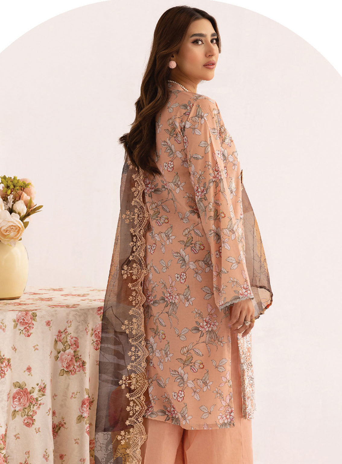 Zohra By Motifz Embroidered Lawn 3 Piece Unstitched Suit MT25FE D-5376 FALAK Zohra By Motifz Embroidered Lawn 3 Piece Unstitched Suit MT25FE D-5376 FALAK