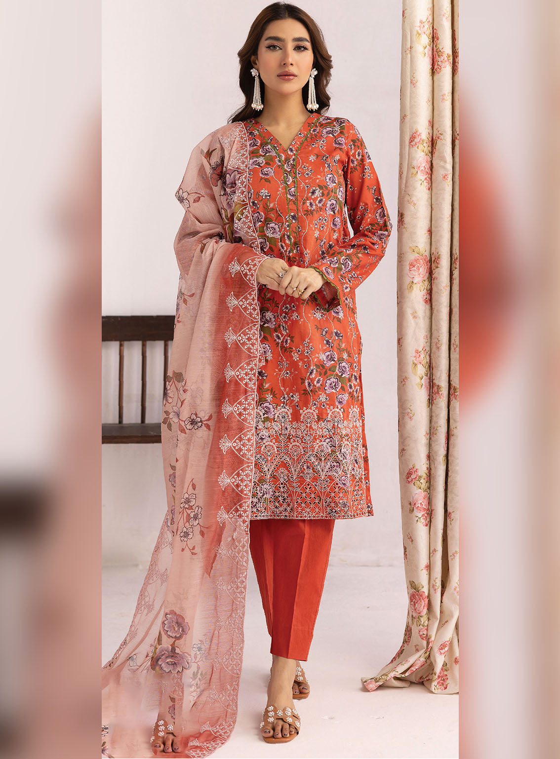 Zohra By Motifz Embroidered Lawn 3 Piece Unstitched Suit MT25FE D-5377 NURA Zohra By Motifz Embroidered Lawn 3 Piece Unstitched Suit MT25FE D-5377 NURA