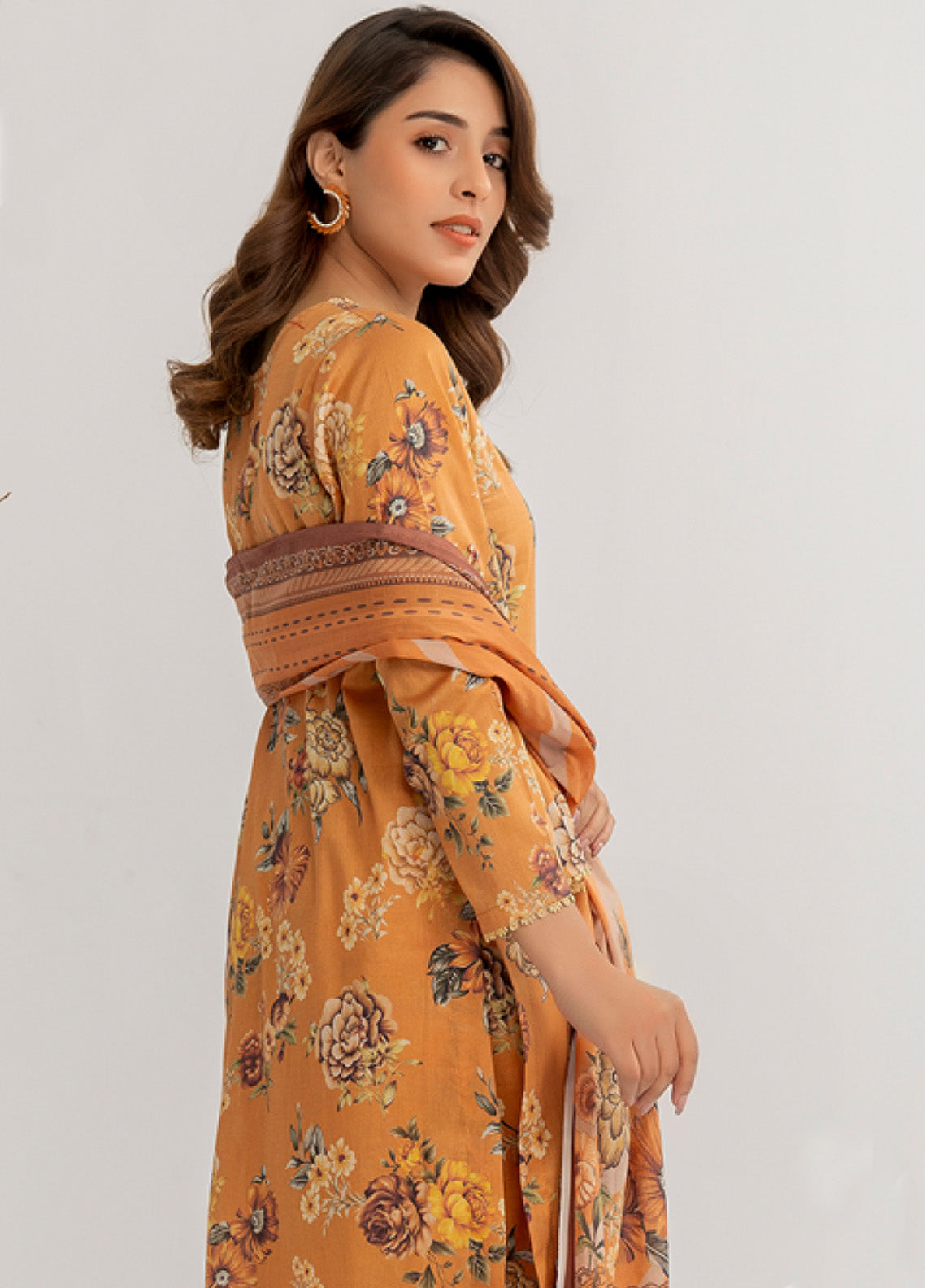 Zohra By Motifz Printed Lawn 3 Piece Unstitched Suit MT24Z D-01 Zohra By Motifz Printed Lawn 3 Piece Unstitched Suit MT24Z D-01