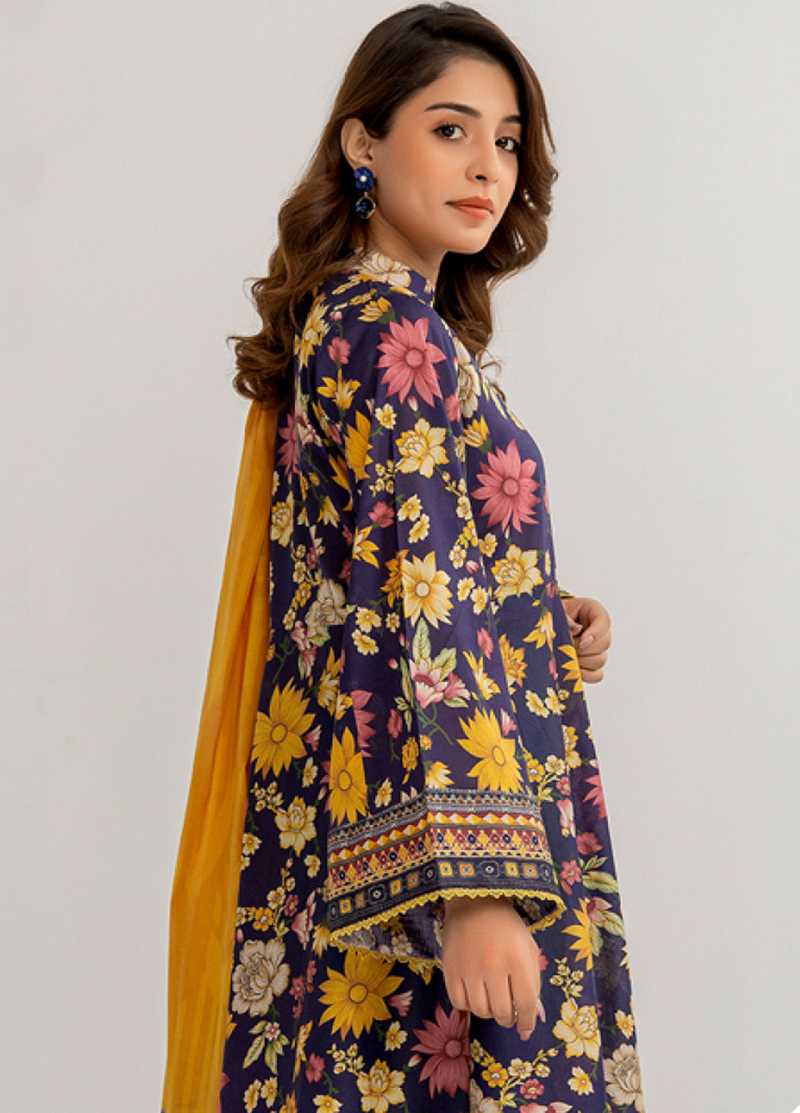 Zohra By Motifz Printed Lawn 3 Piece Unstitched Suit MT24Z D-02 Zohra By Motifz Printed Lawn 3 Piece Unstitched Suit MT24Z D-02