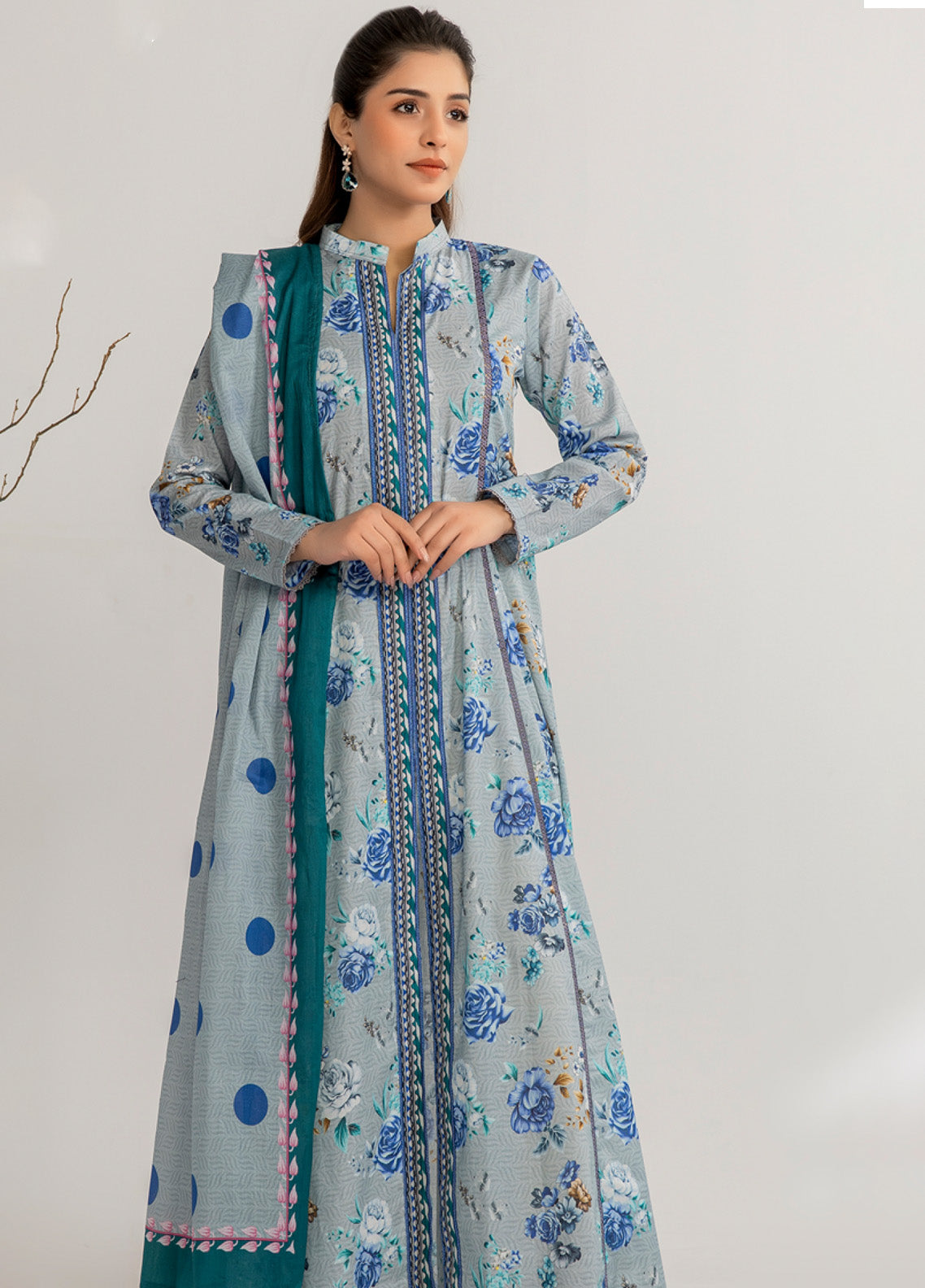 Zohra By Motifz Printed Lawn 3 Piece Unstitched Suit MT24Z D-03 Zohra By Motifz Printed Lawn 3 Piece Unstitched Suit MT24Z D-03