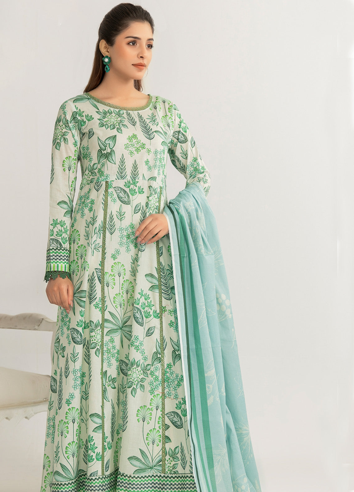 Zohra By Motifz Printed Lawn 3 Piece Unstitched Suit MT24Z D-04 Zohra By Motifz Printed Lawn 3 Piece Unstitched Suit MT24Z D-04